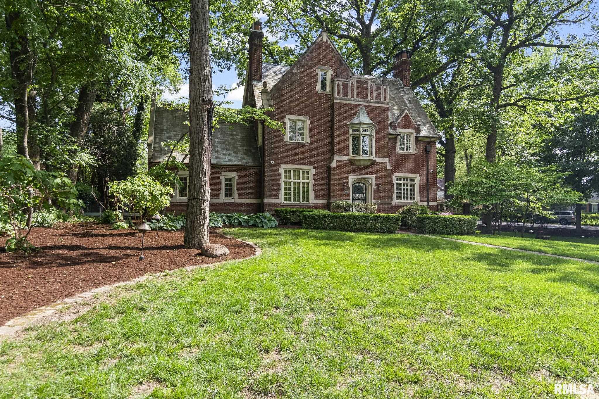 1050 WILLIAMS Boulevard