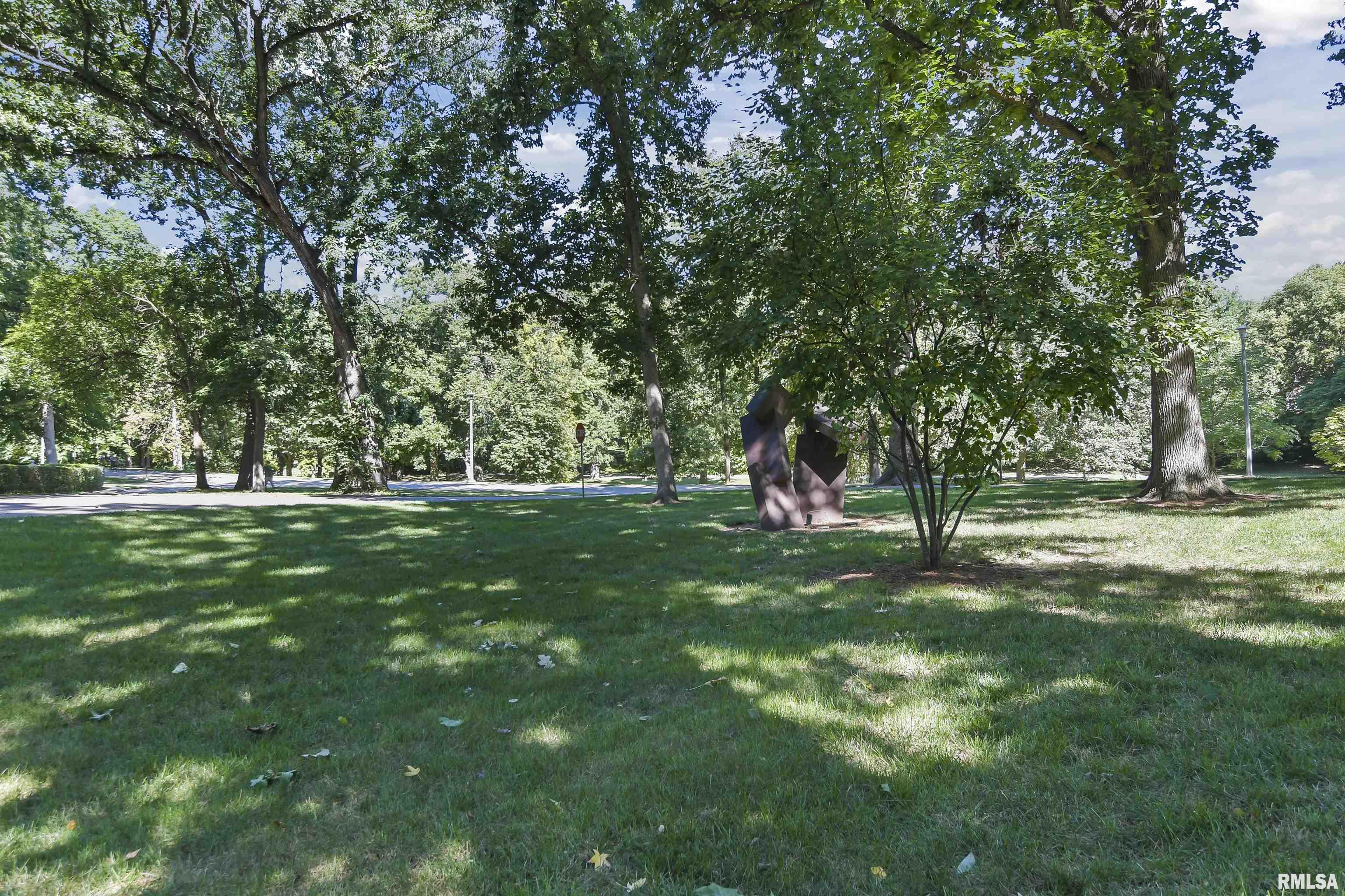 1050 WILLIAMS Boulevard