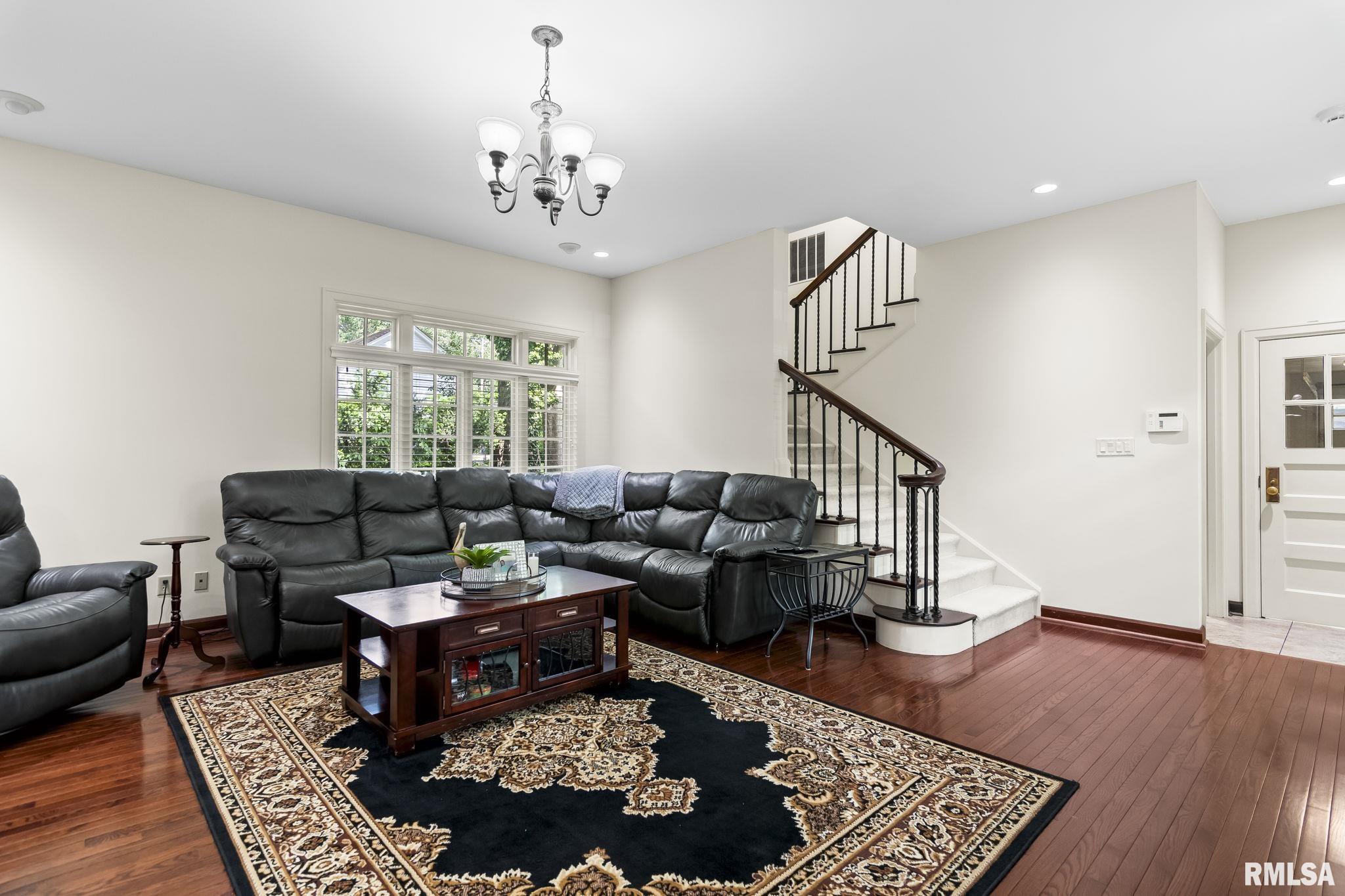 1050 WILLIAMS Boulevard