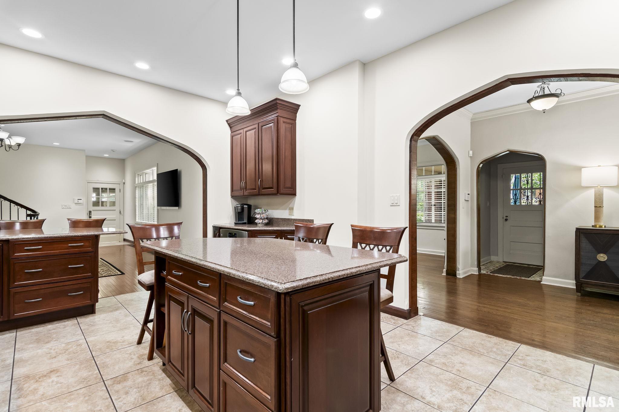 1050 WILLIAMS Boulevard