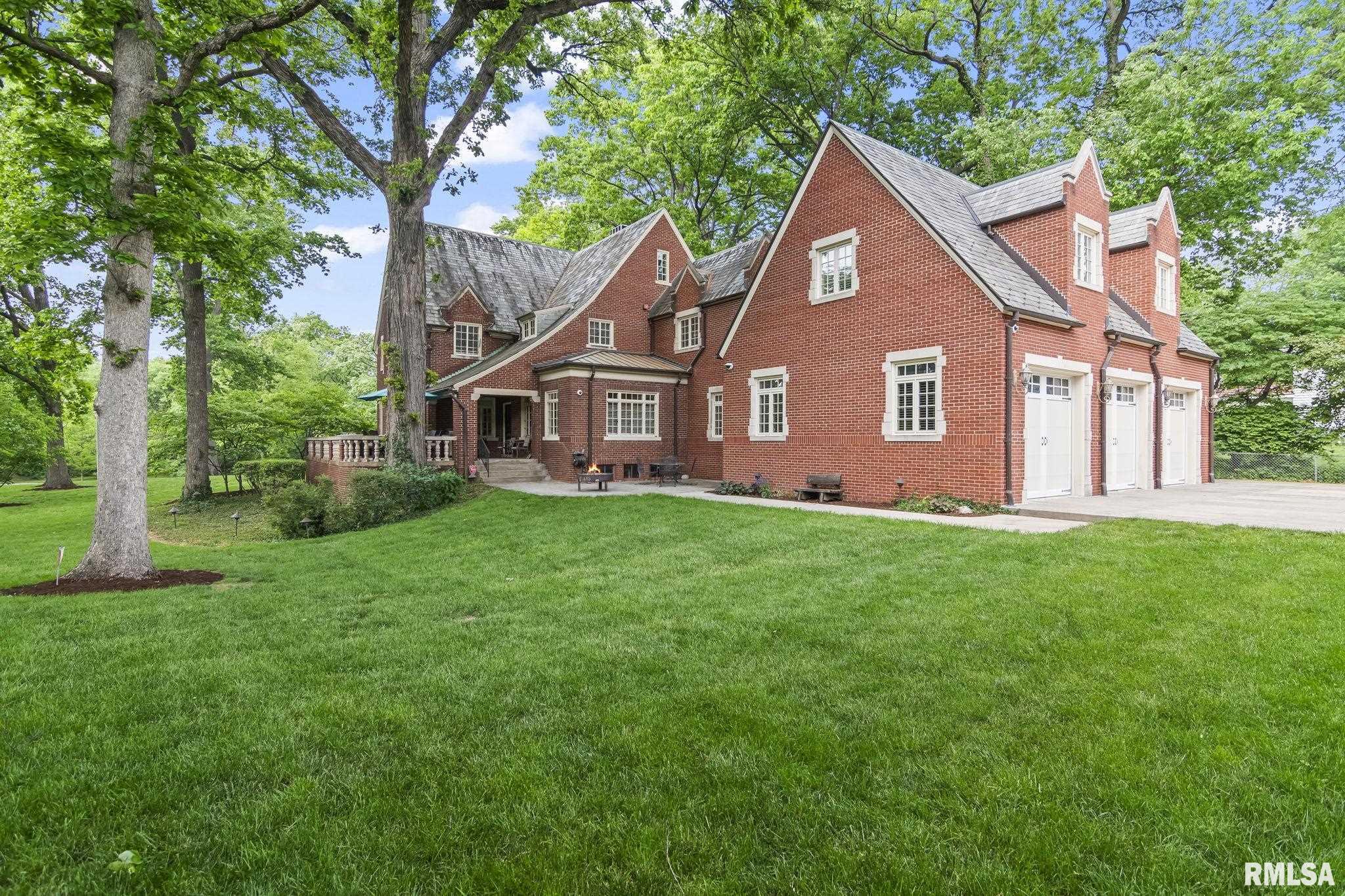 1050 WILLIAMS Boulevard