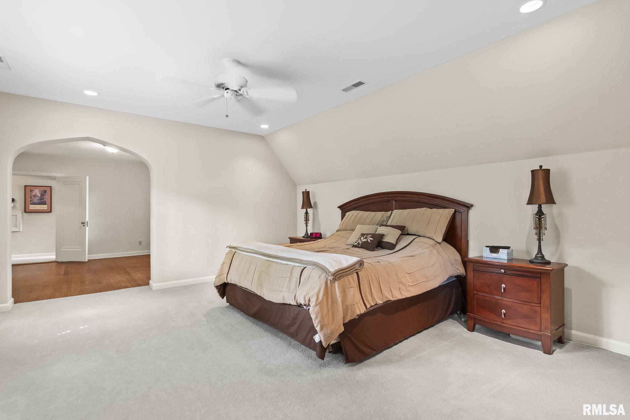 1050 WILLIAMS Boulevard