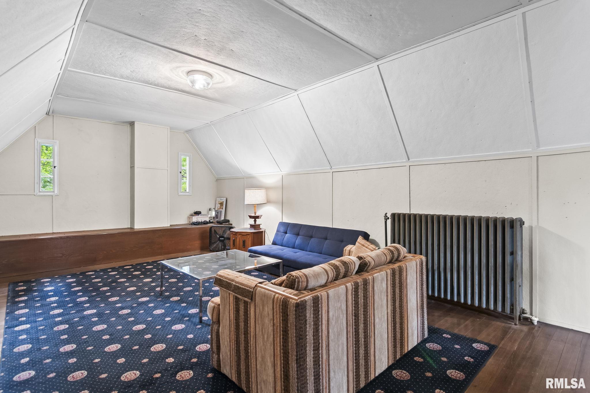 1050 WILLIAMS Boulevard