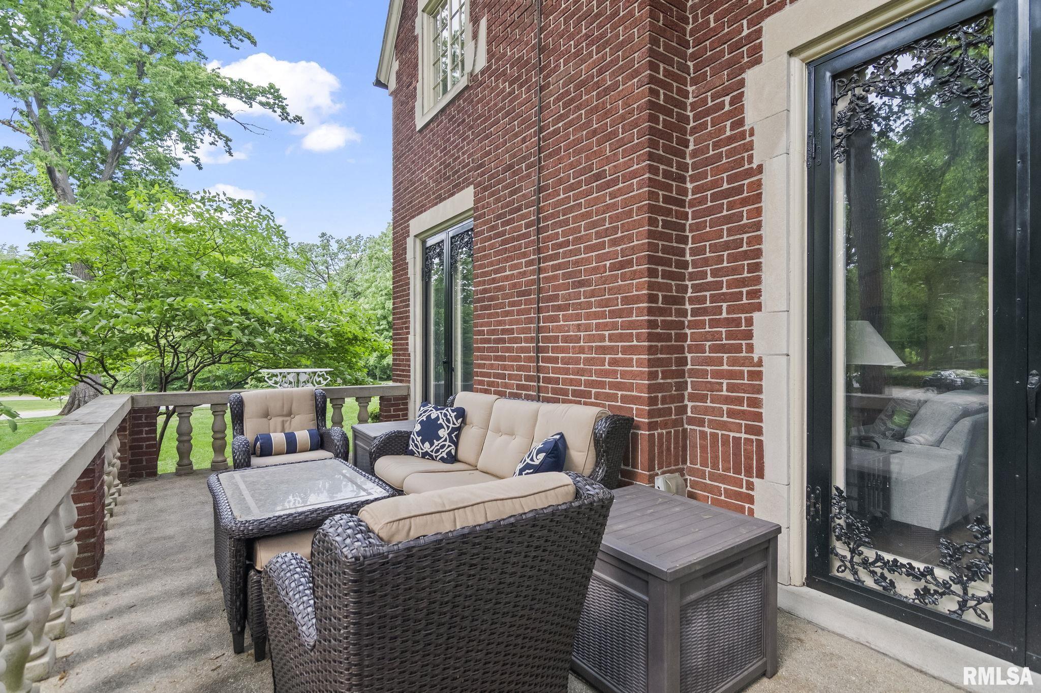 1050 WILLIAMS Boulevard