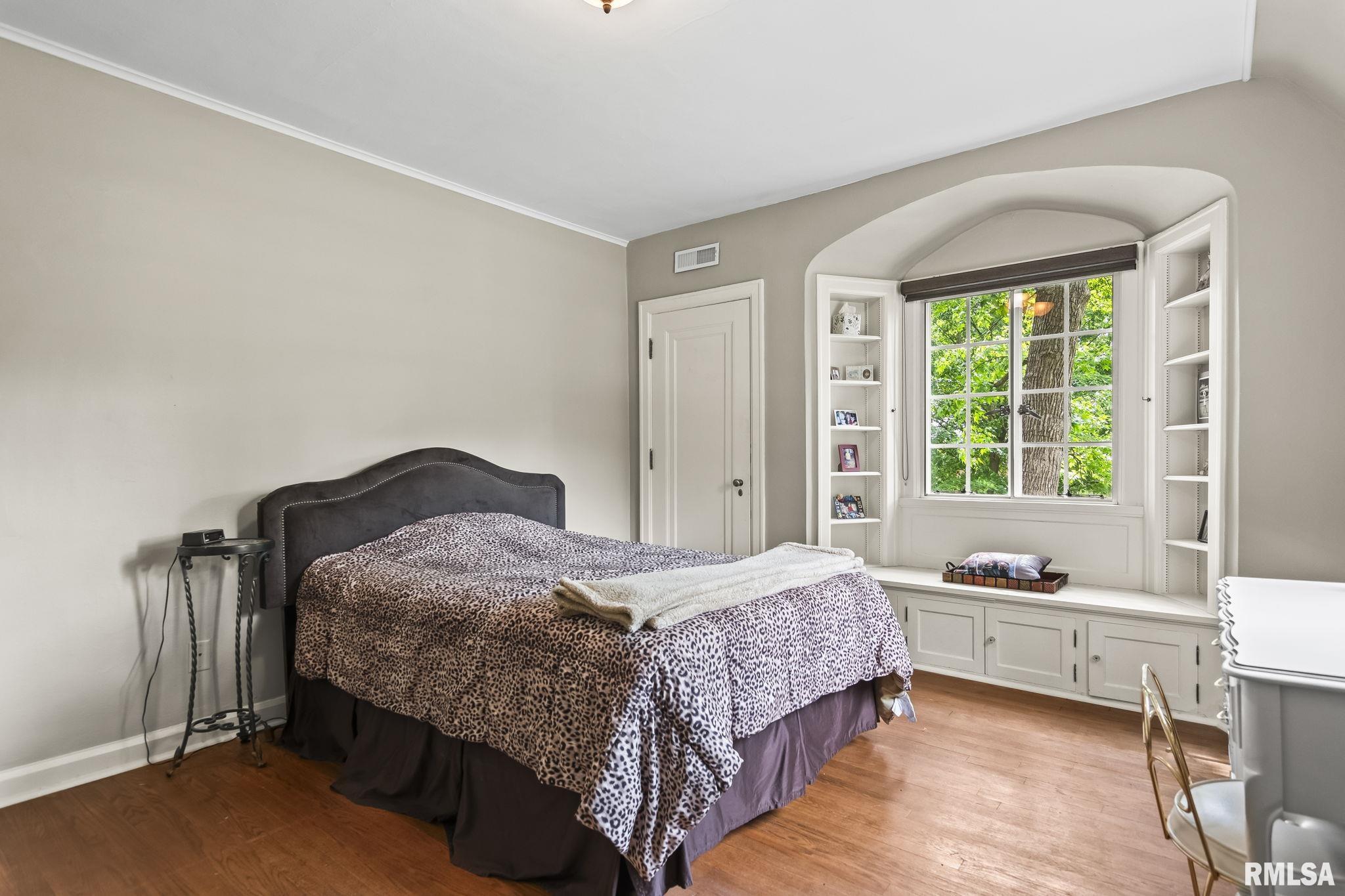 1050 WILLIAMS Boulevard