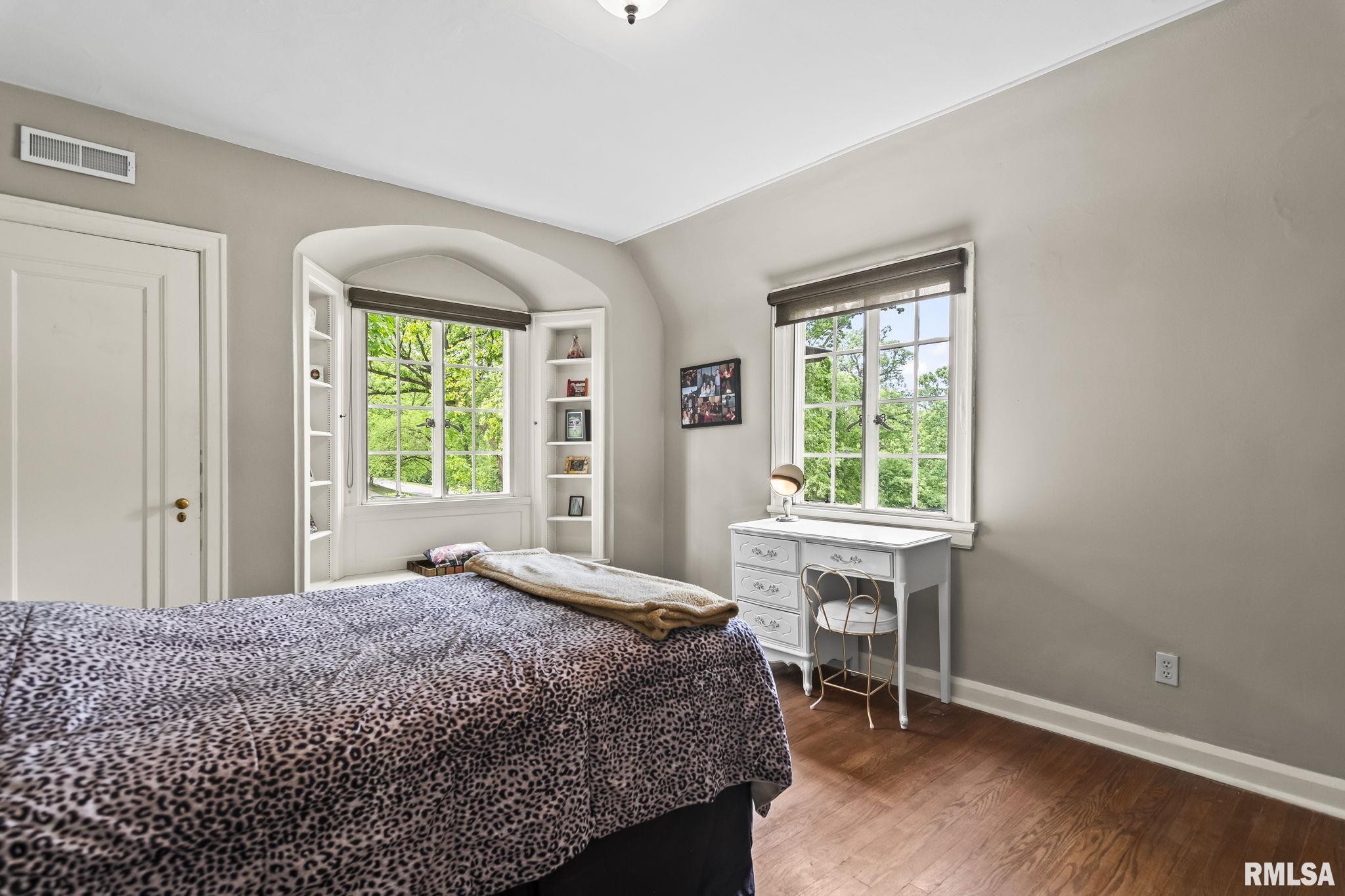 1050 WILLIAMS Boulevard