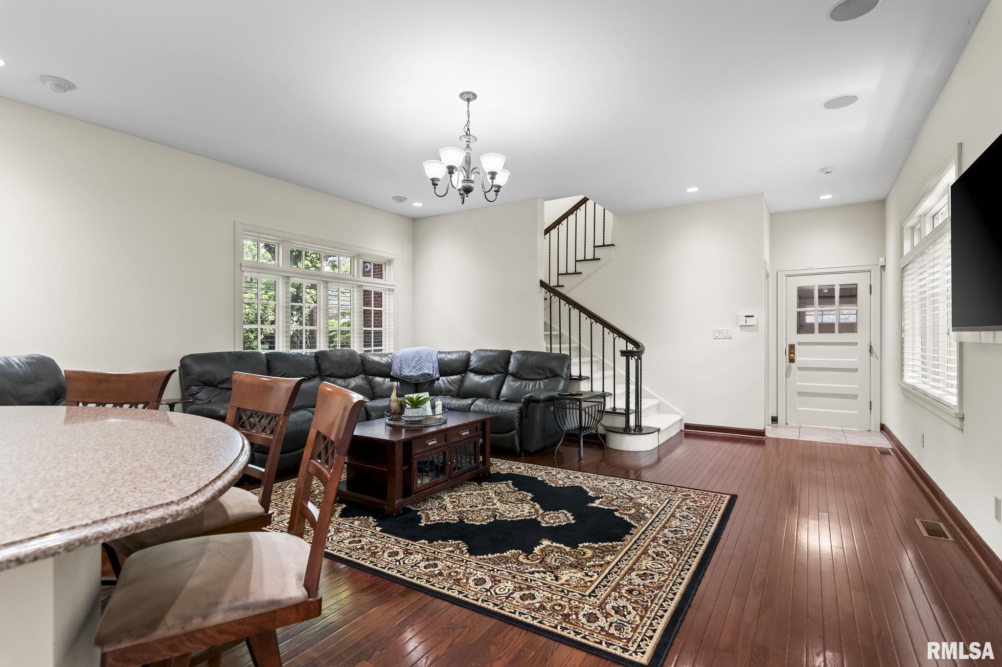 1050 WILLIAMS Boulevard