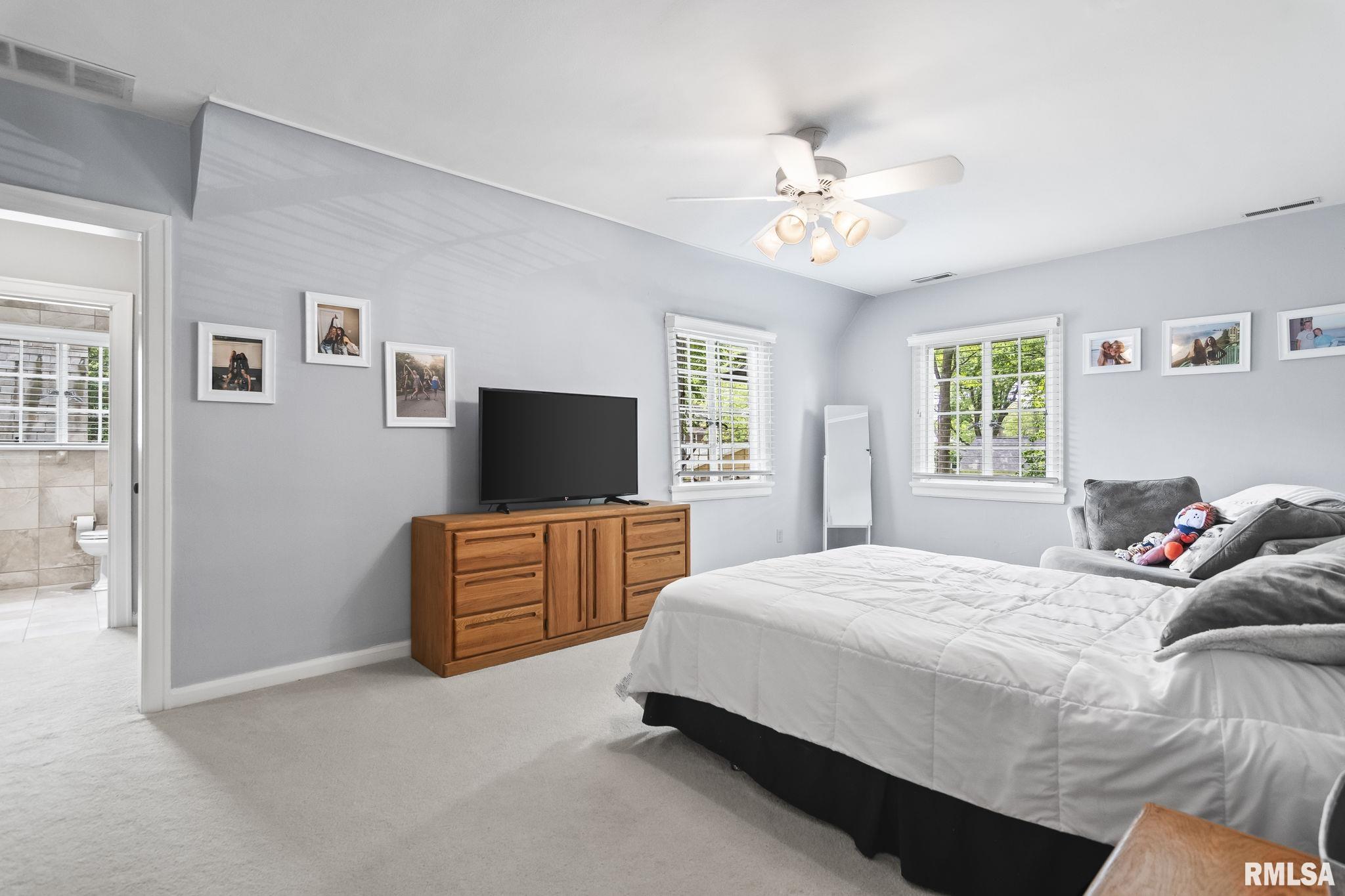 1050 WILLIAMS Boulevard