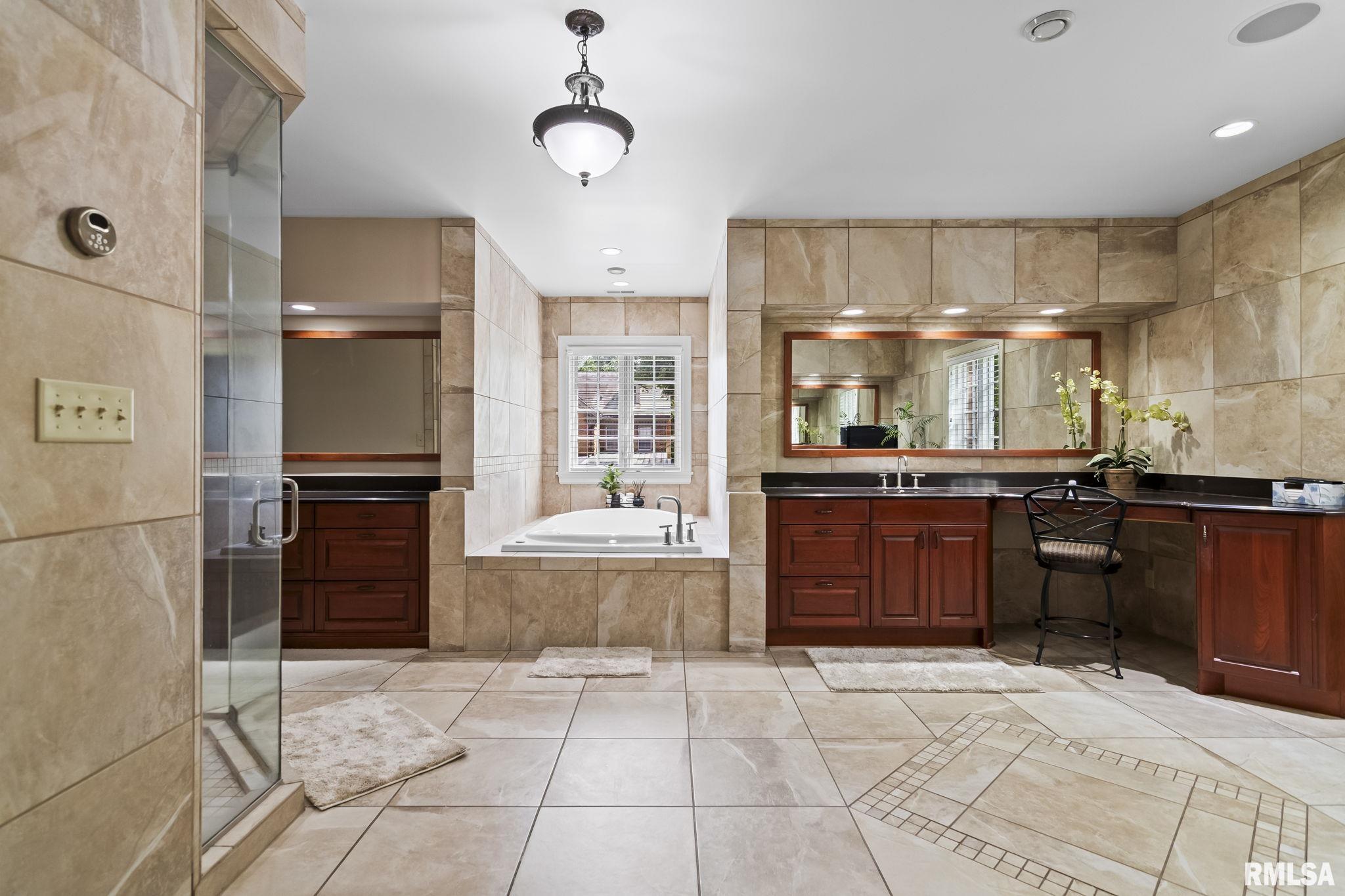 1050 WILLIAMS Boulevard