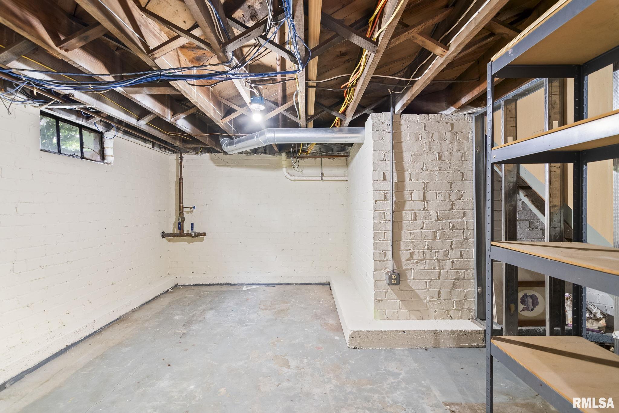 1050 WILLIAMS Boulevard