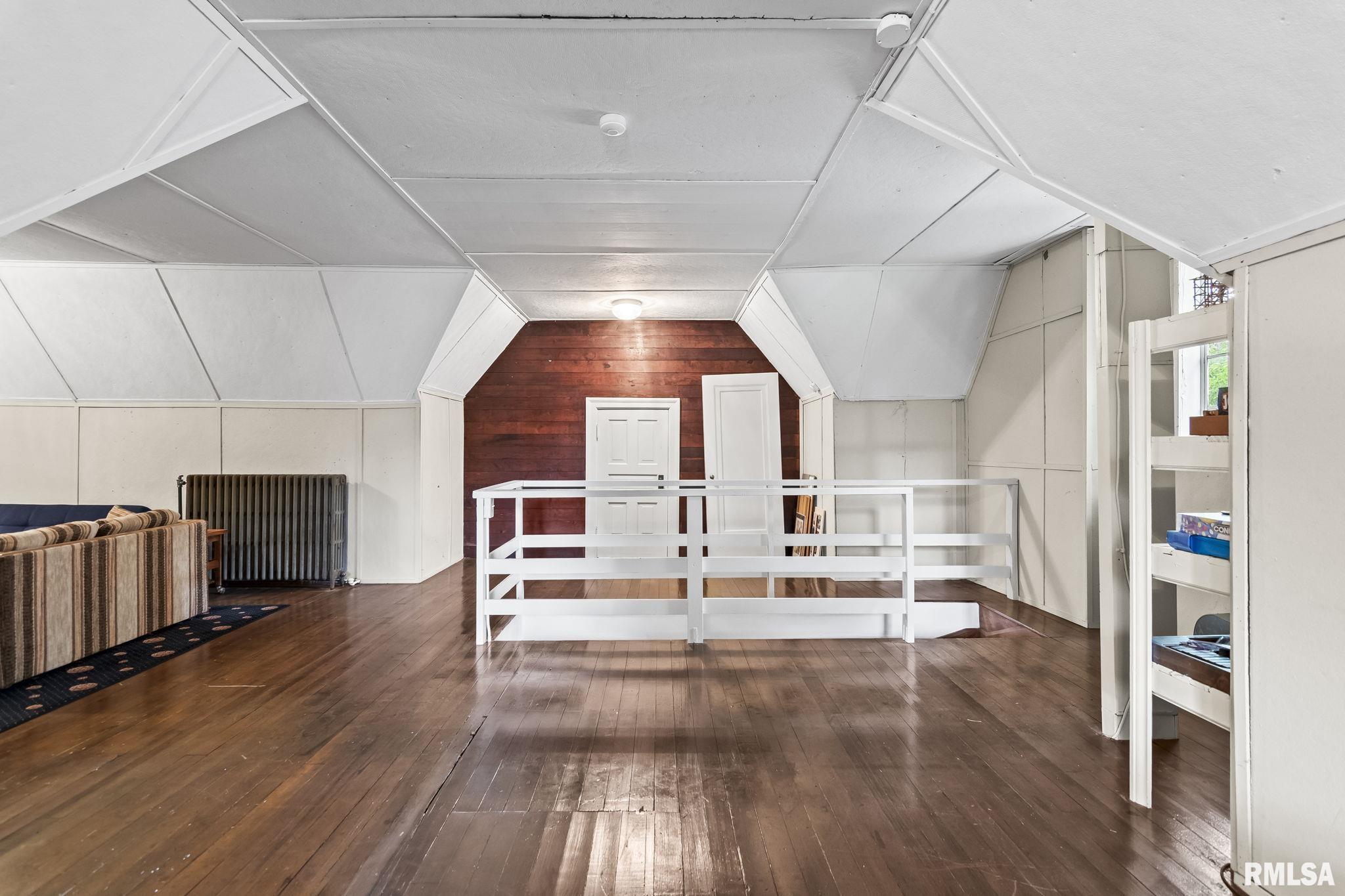 1050 WILLIAMS Boulevard