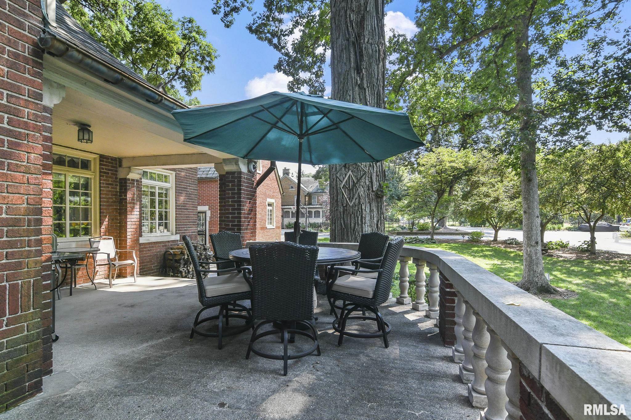 1050 WILLIAMS Boulevard