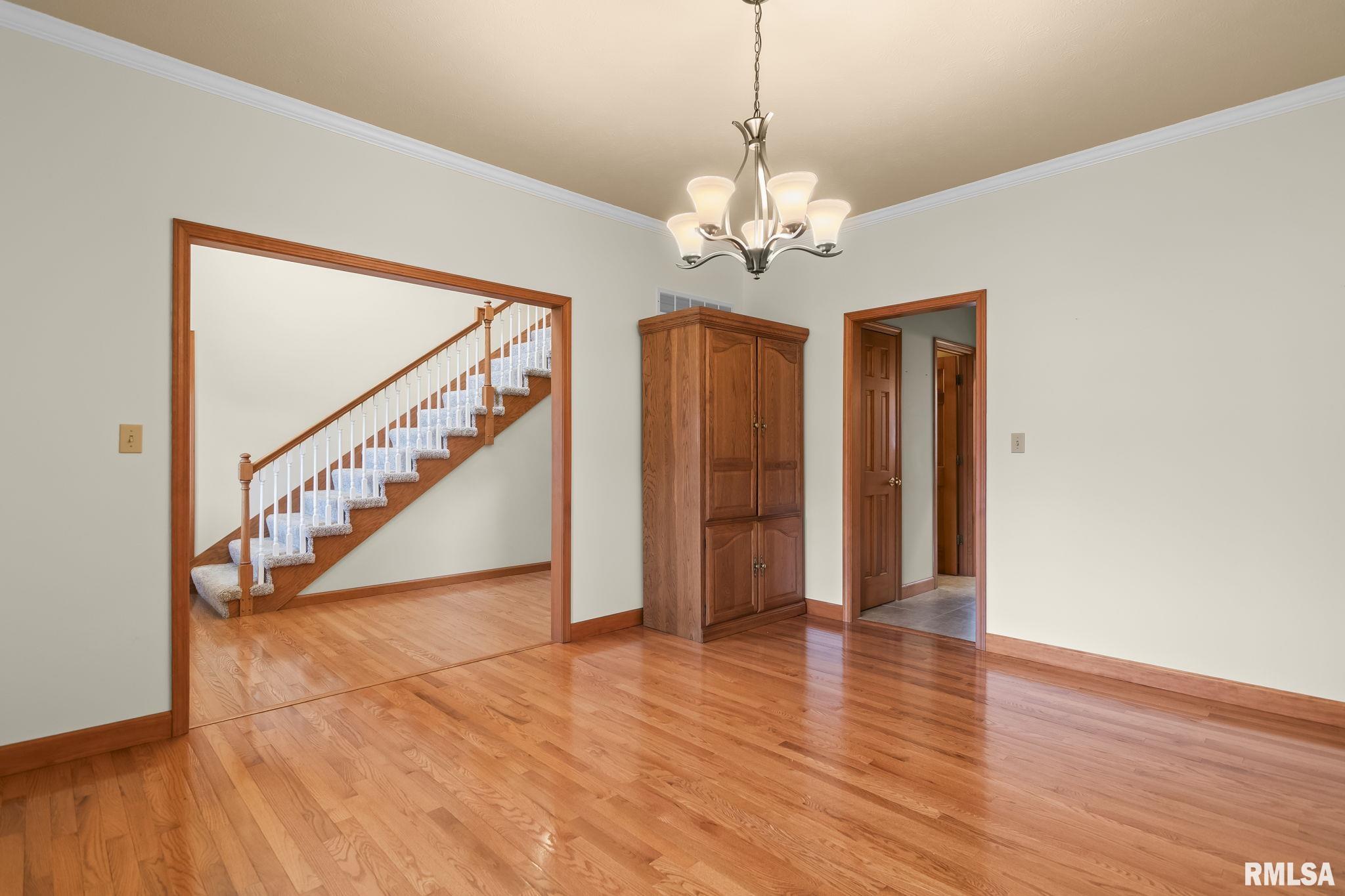 3924 Surry Place Lane