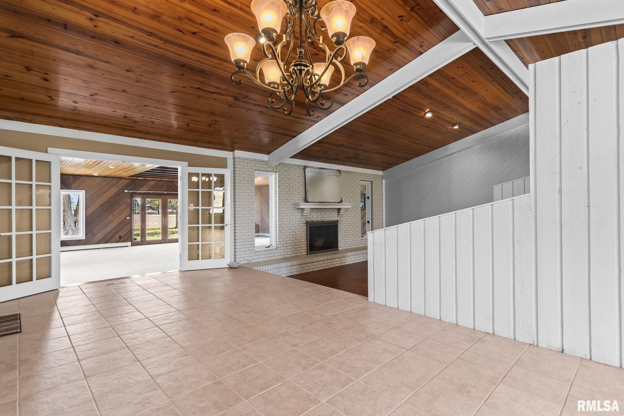 2784 HILLTOP Road