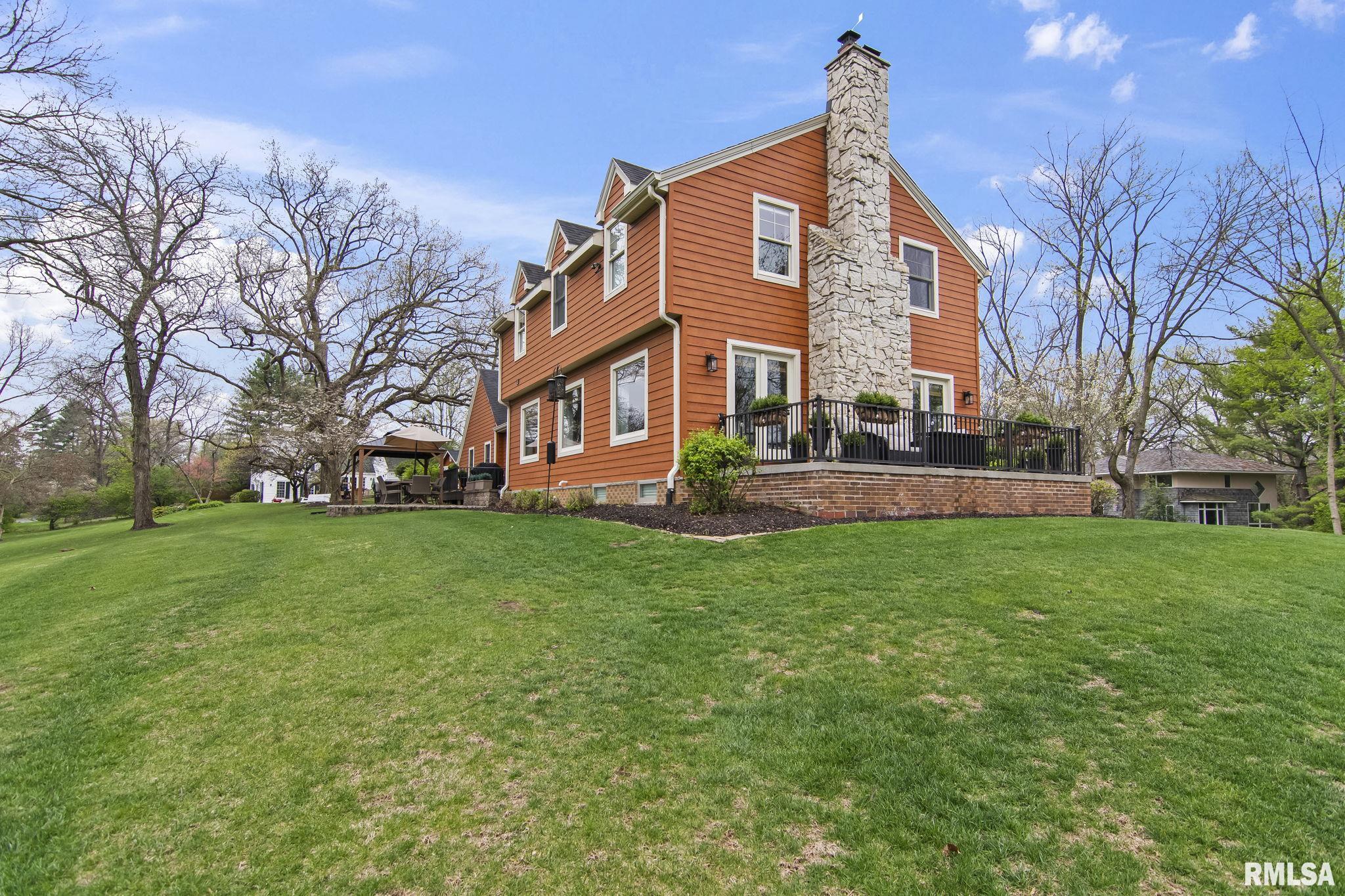 1 HILLCREST Road