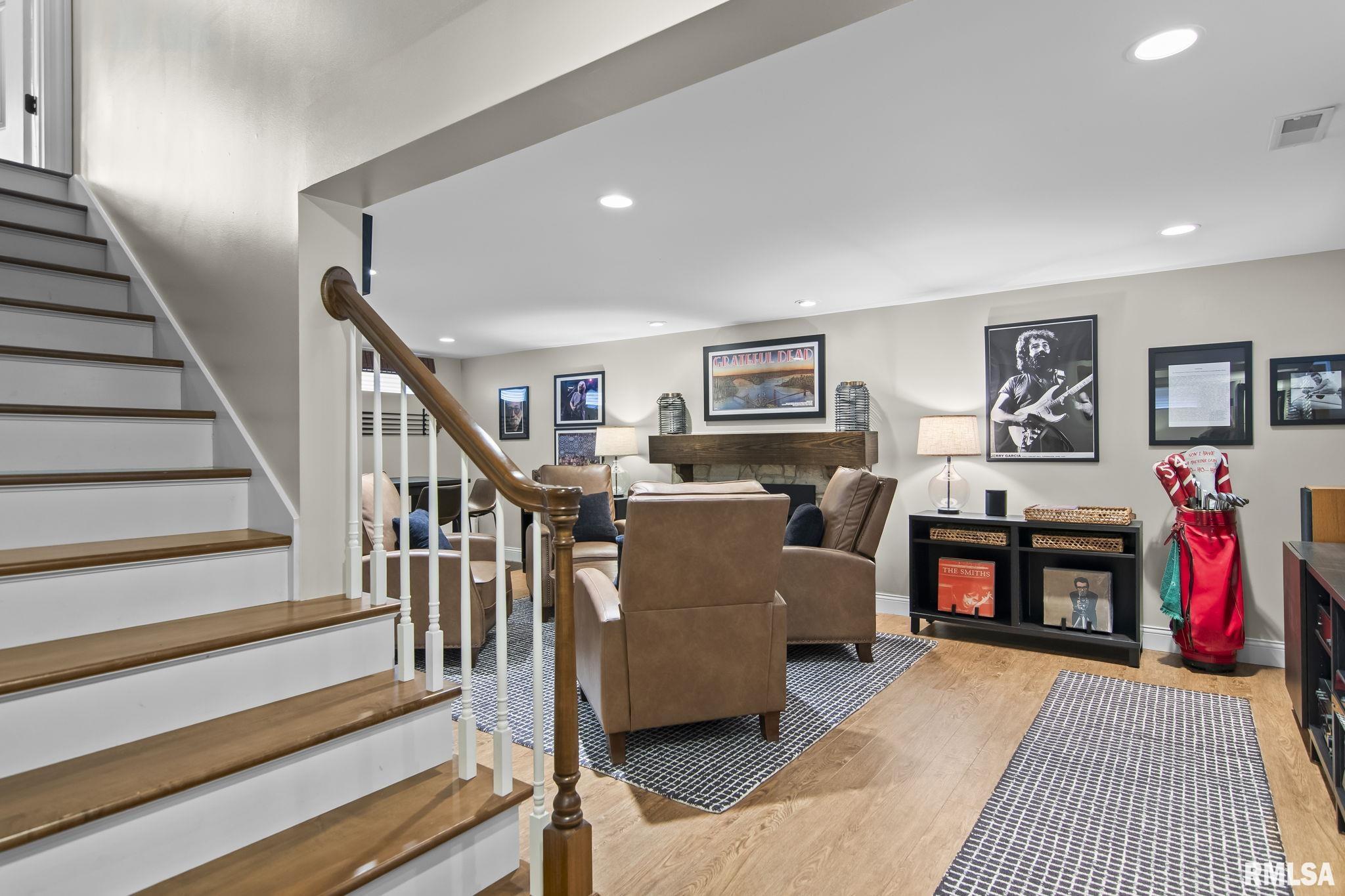 1 HILLCREST Road