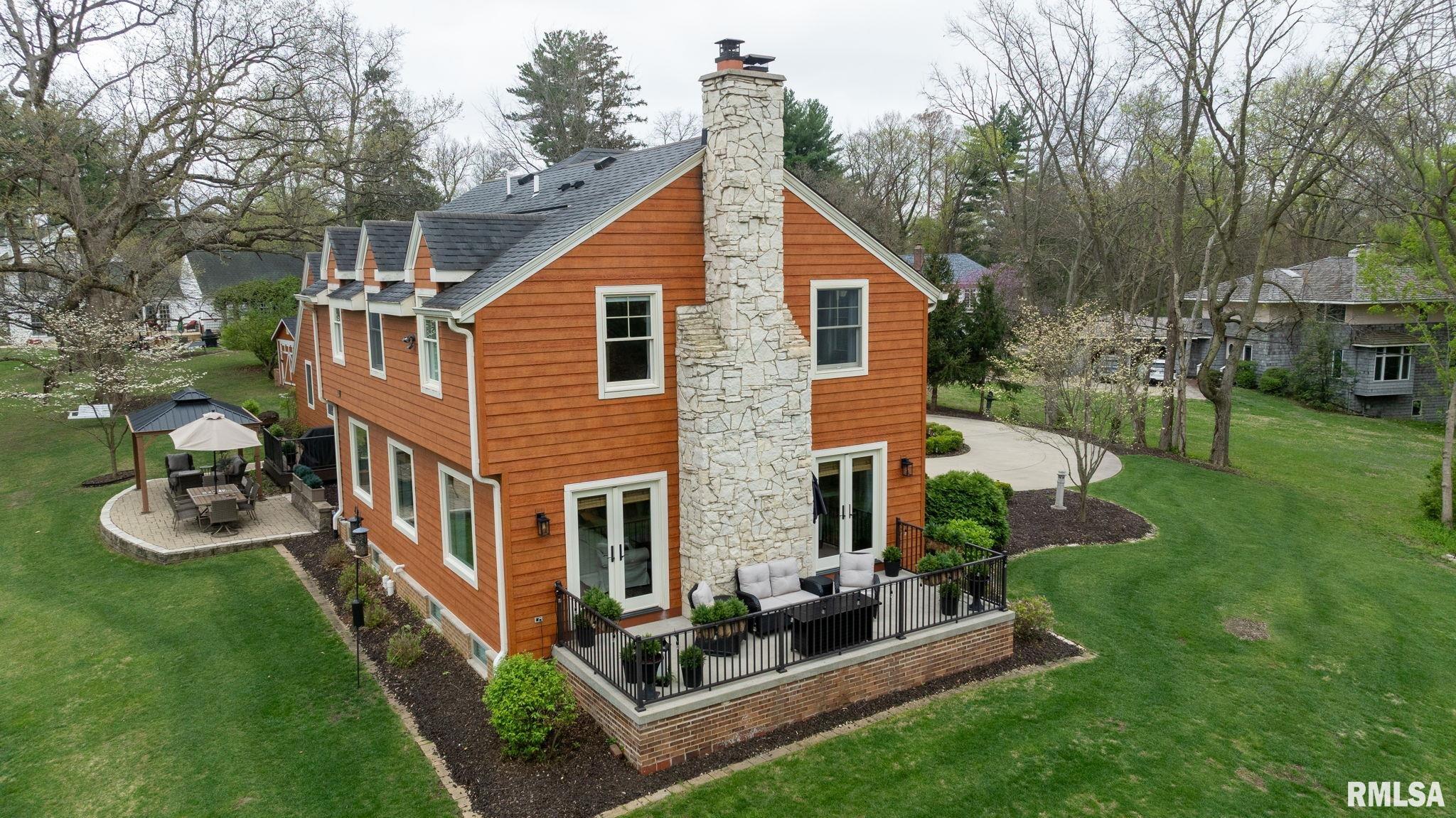 1 HILLCREST Road