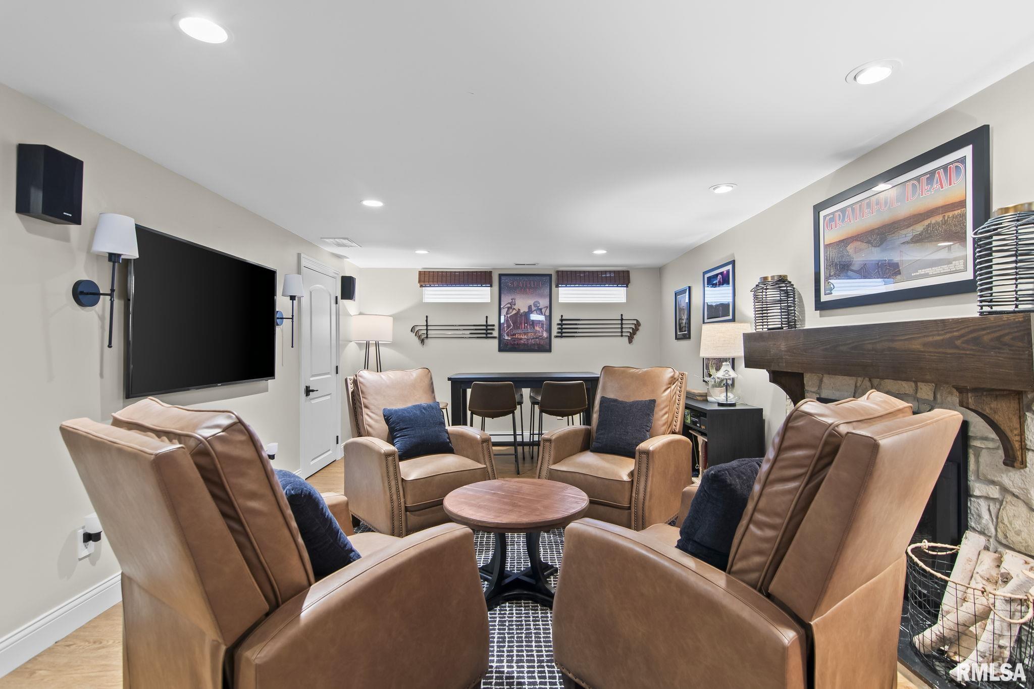 1 HILLCREST Road