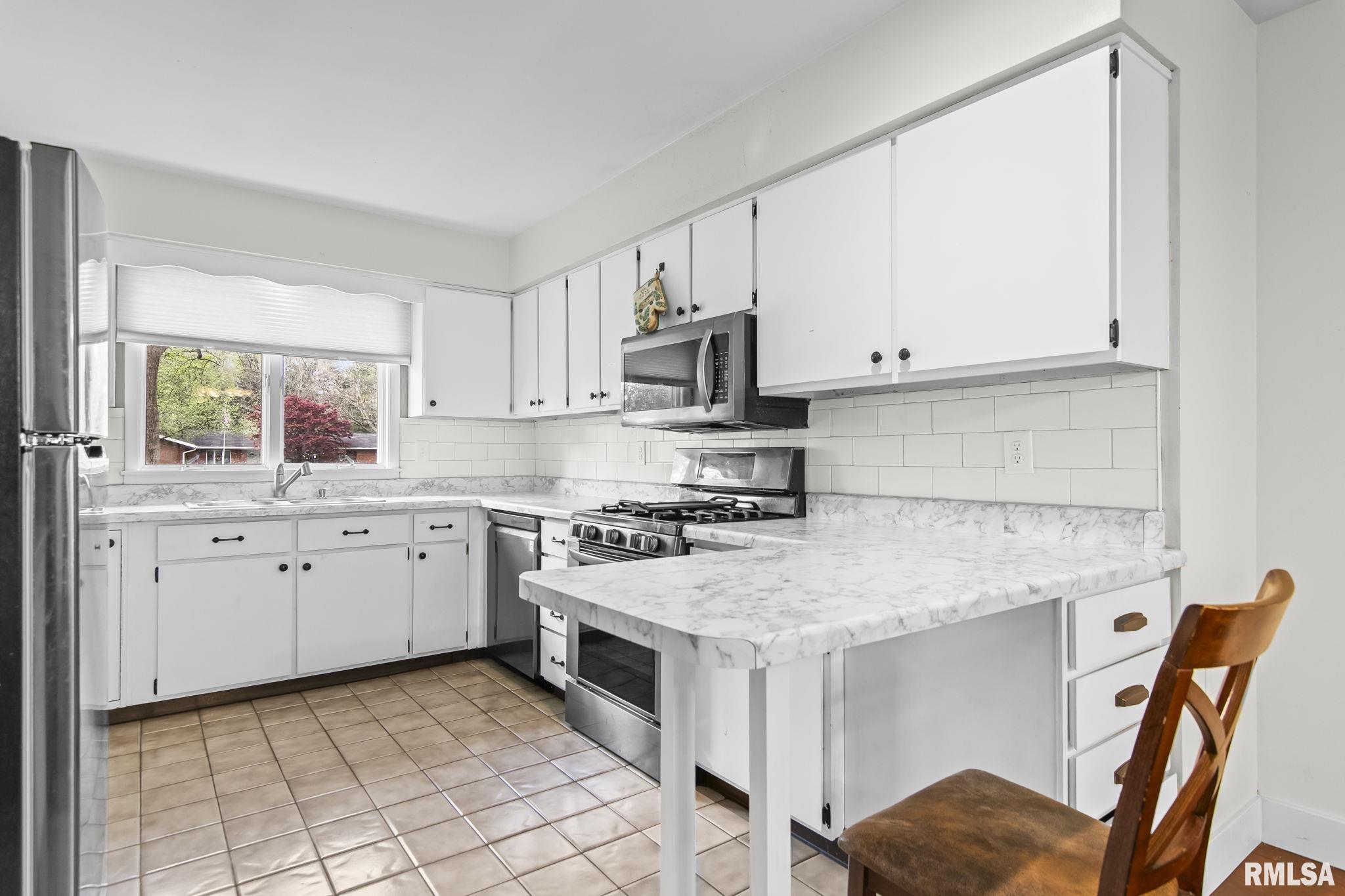 6088 Horseview Drive