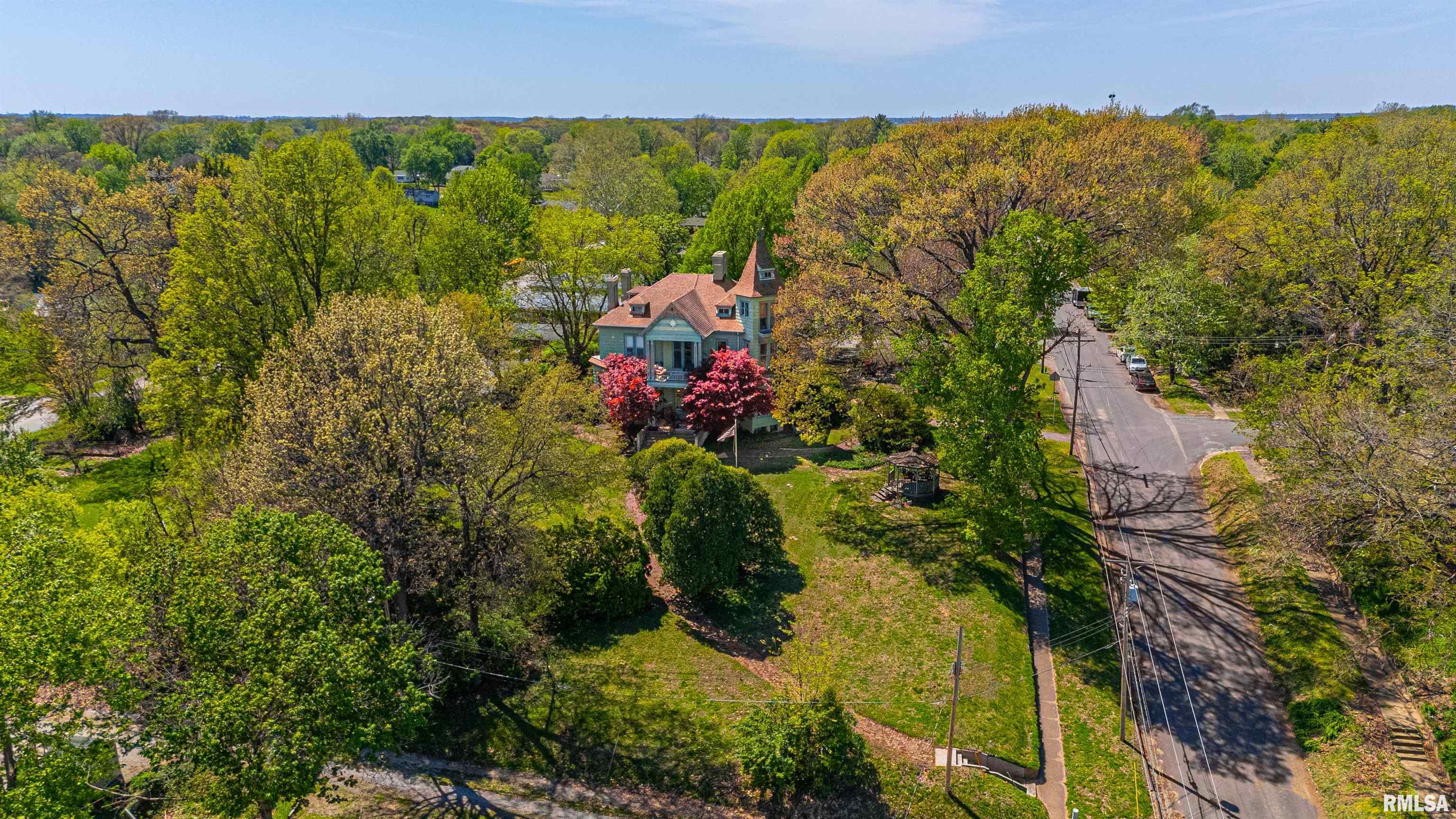 324 W JACKSON Street