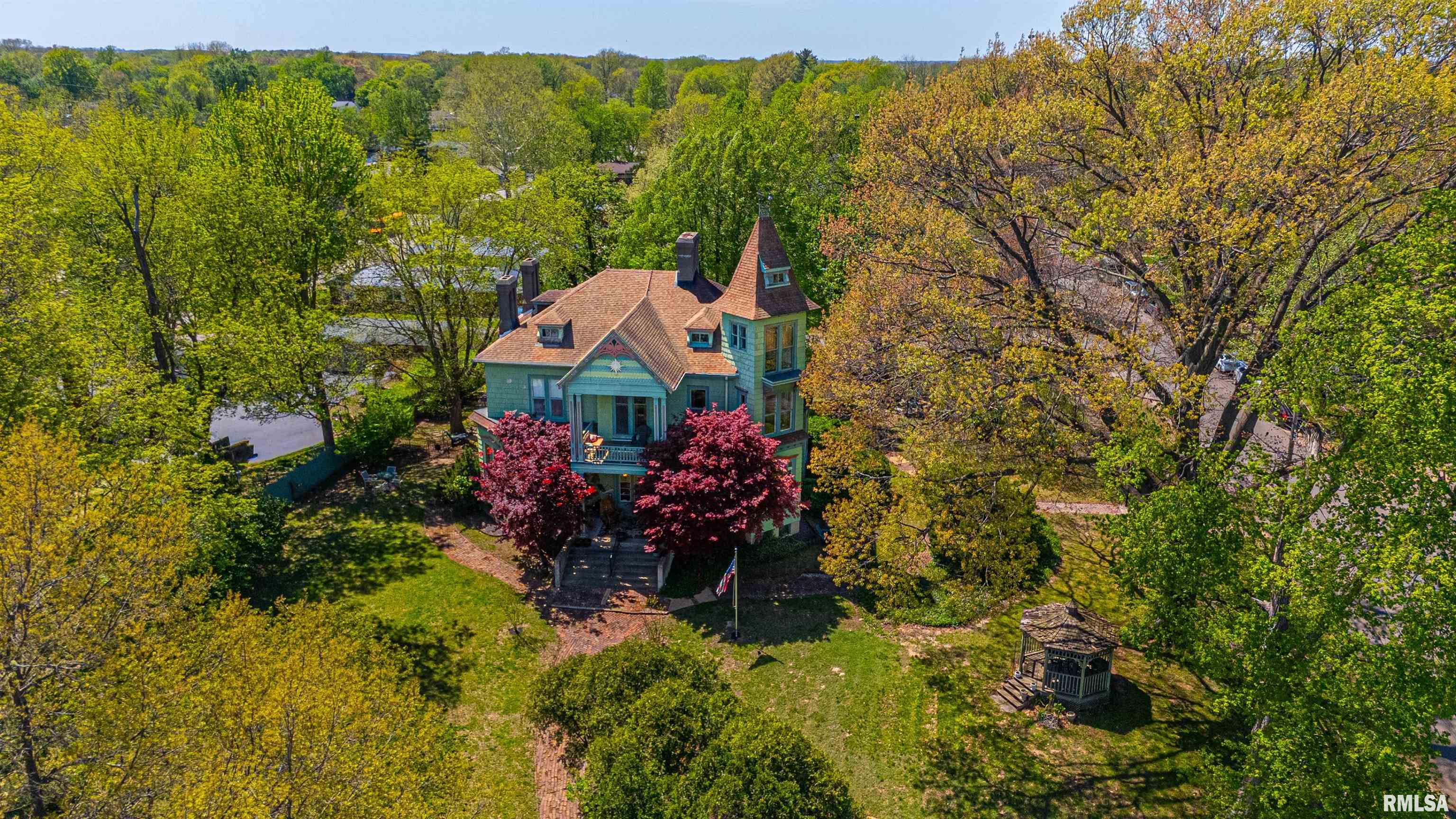 324 W JACKSON Street