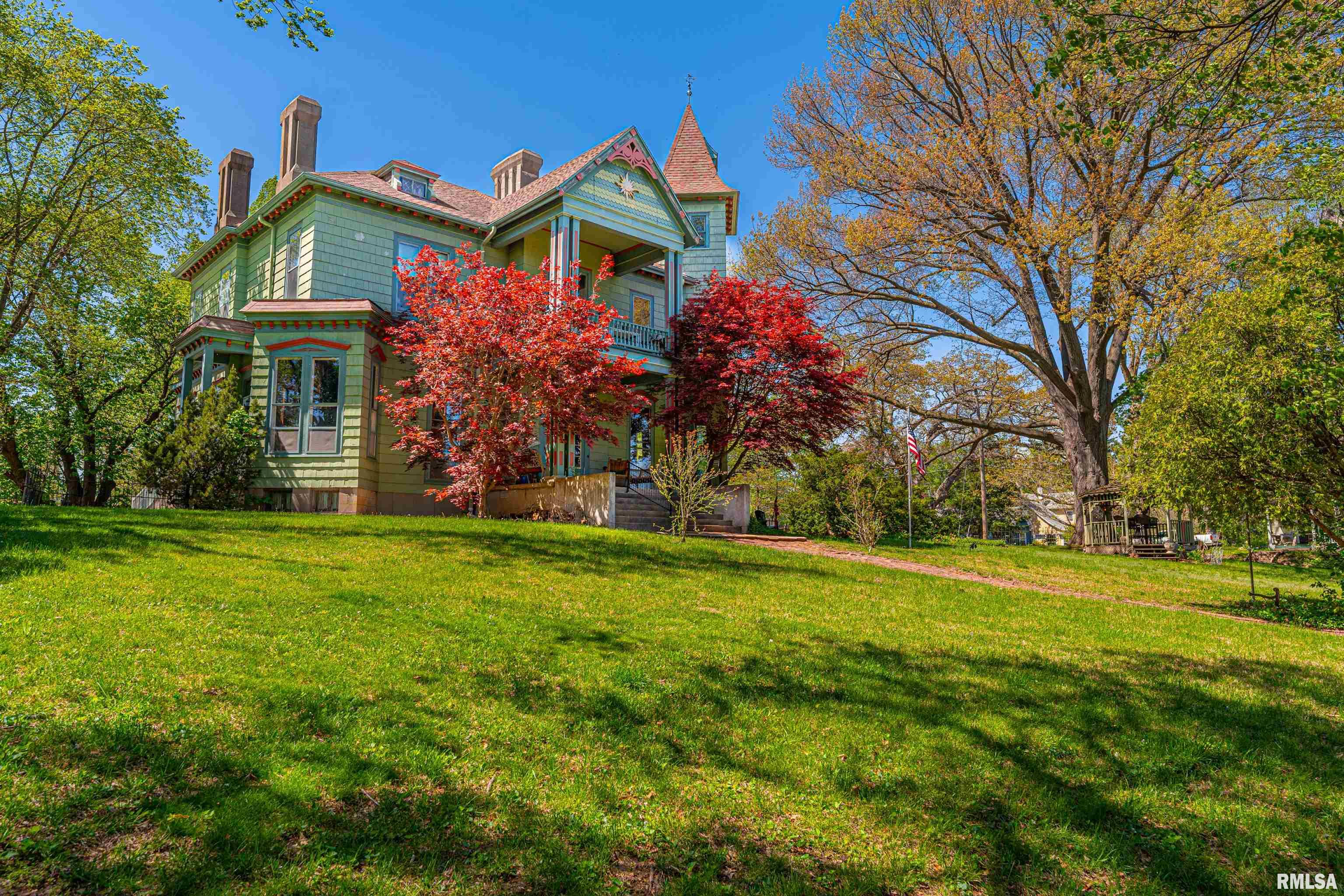 324 W JACKSON Street