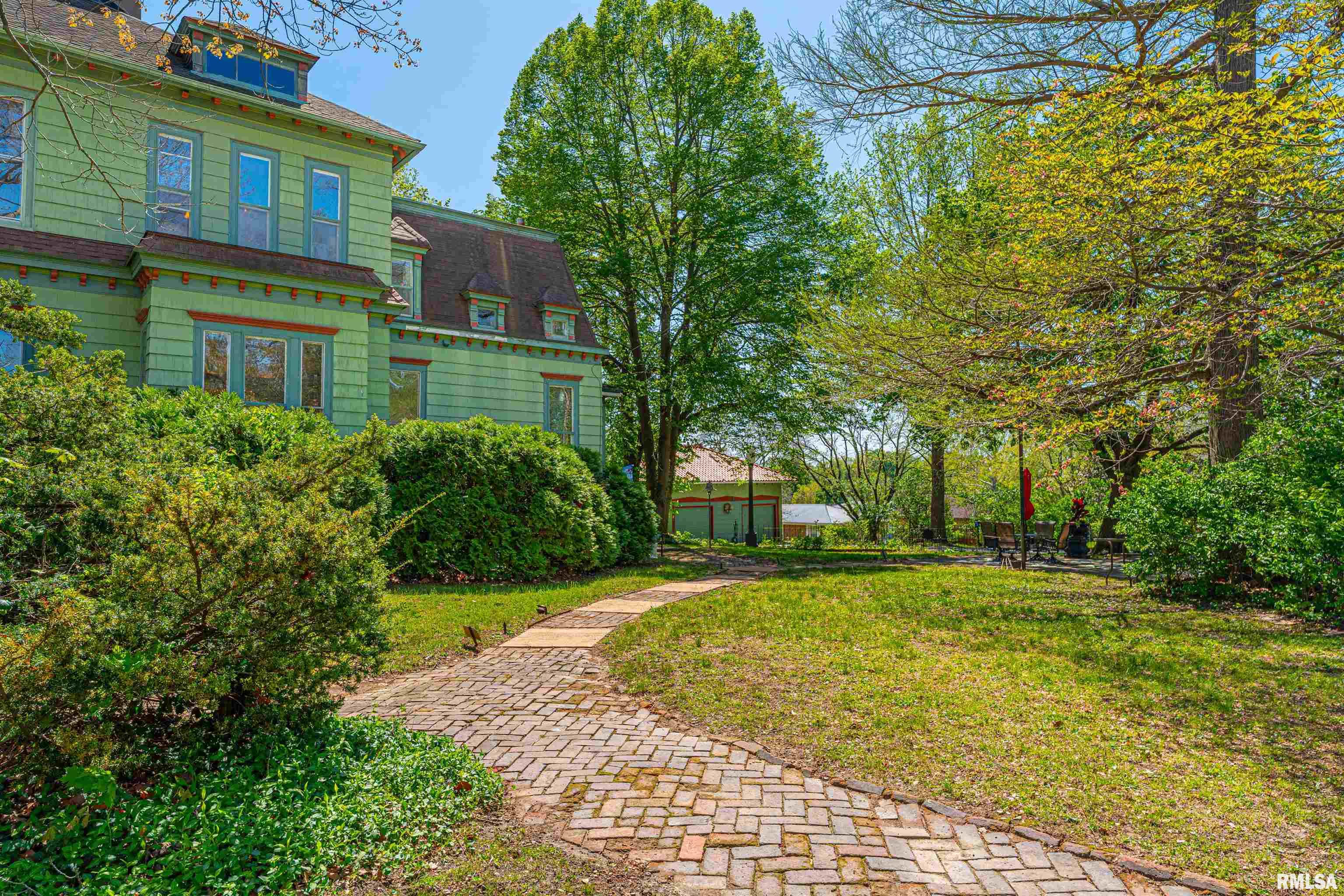 324 W JACKSON Street