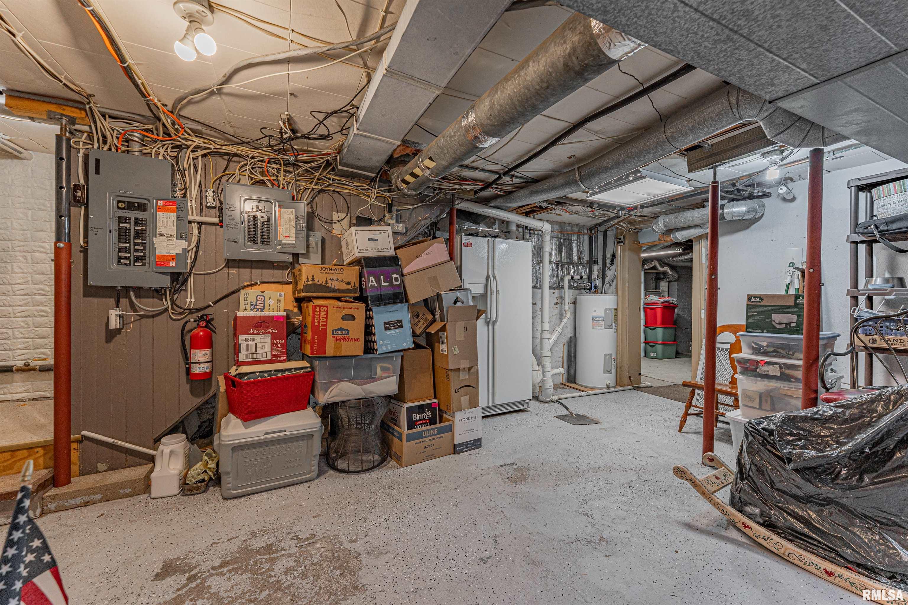 324 W JACKSON Street