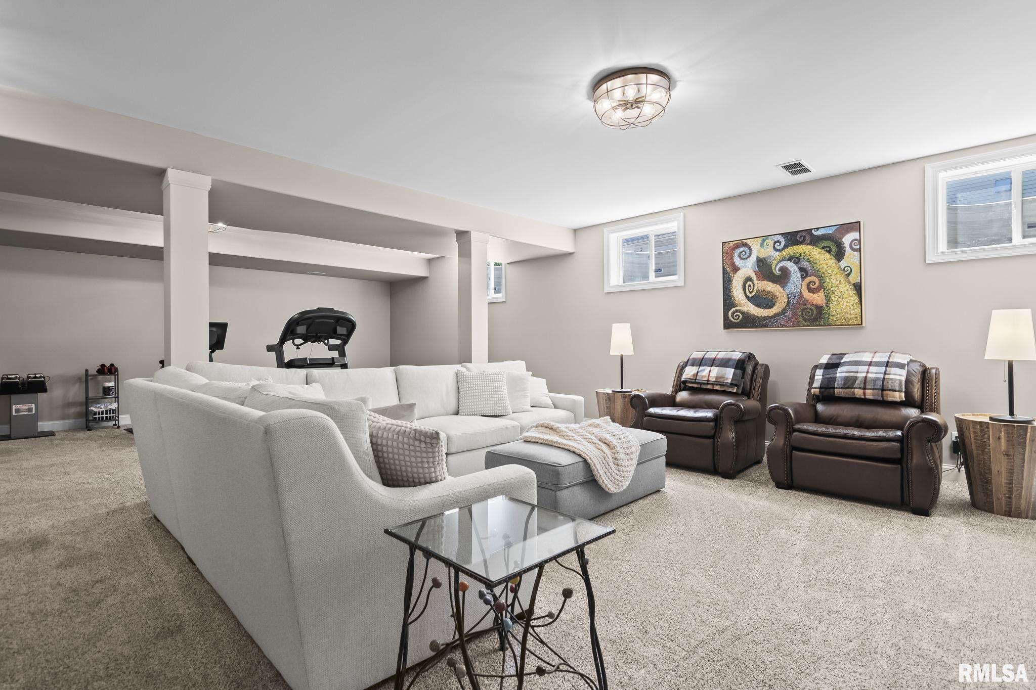 4405 Turtle Bay
