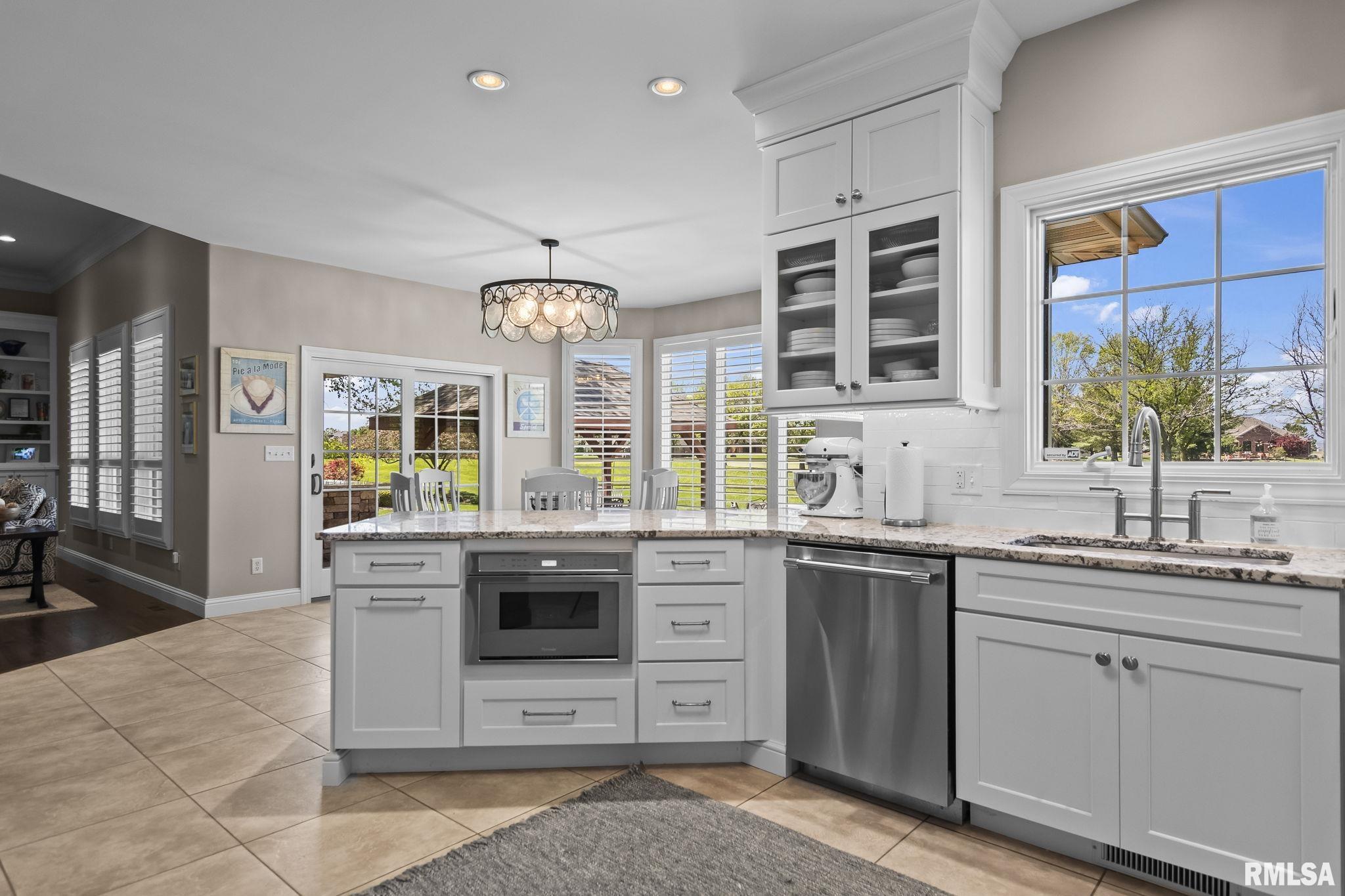 4405 Turtle Bay
