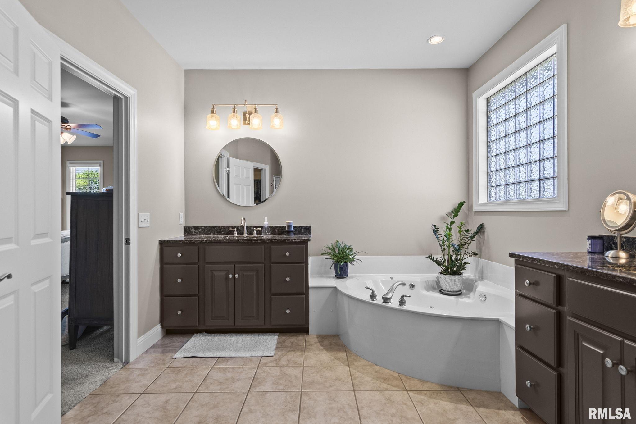 4405 Turtle Bay