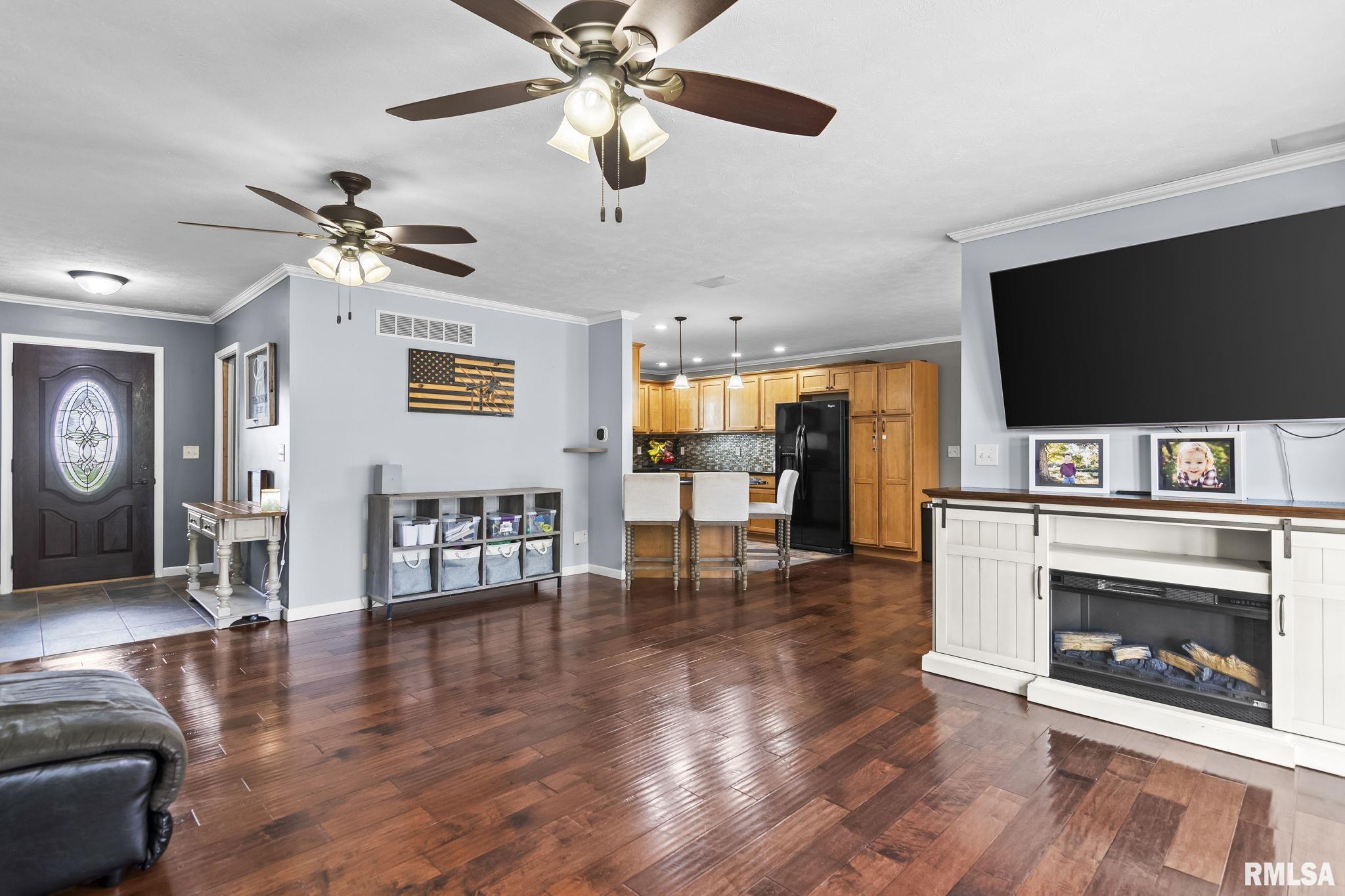 3904 PEACH TREE Drive