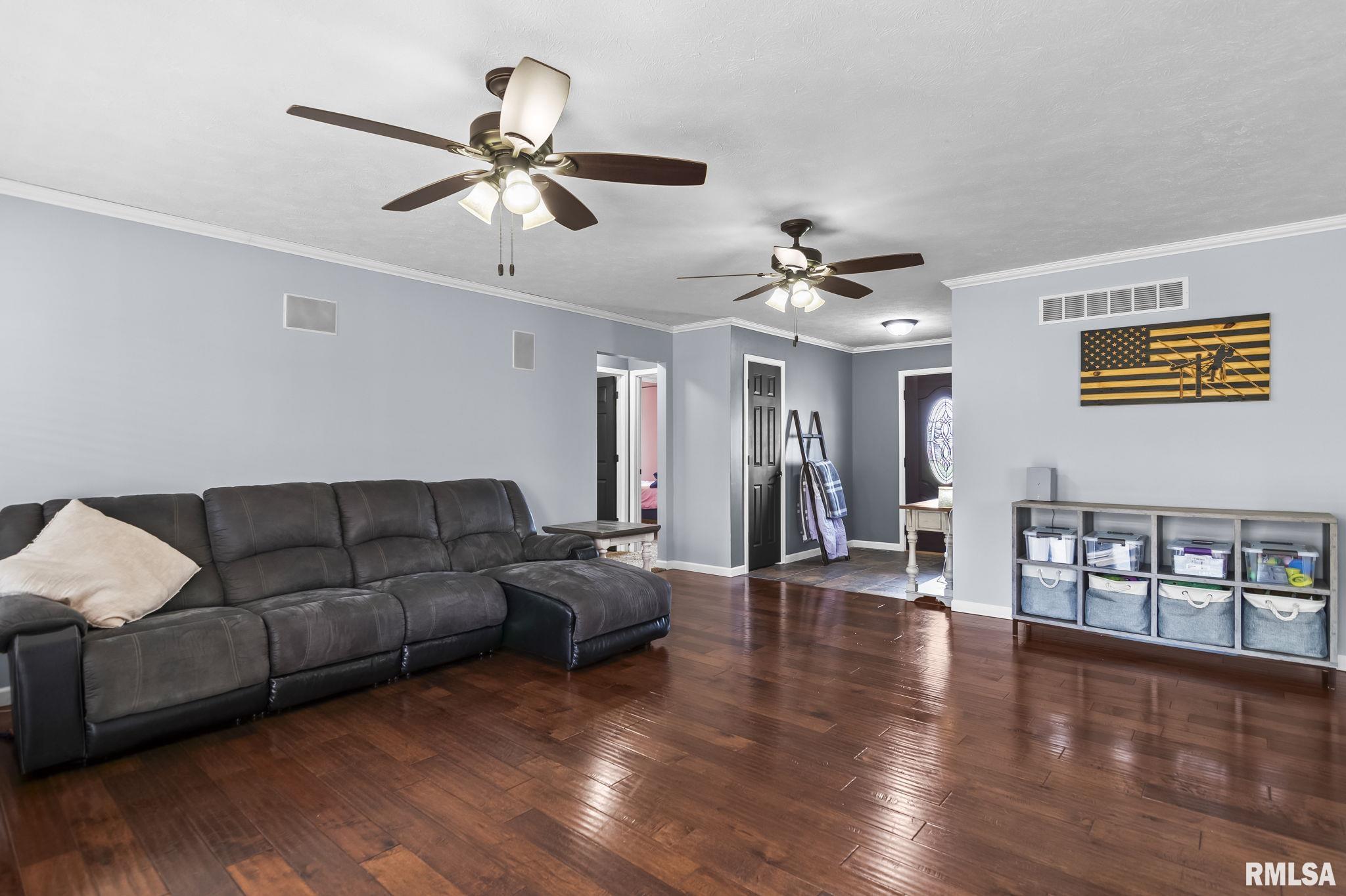 3904 PEACH TREE Drive