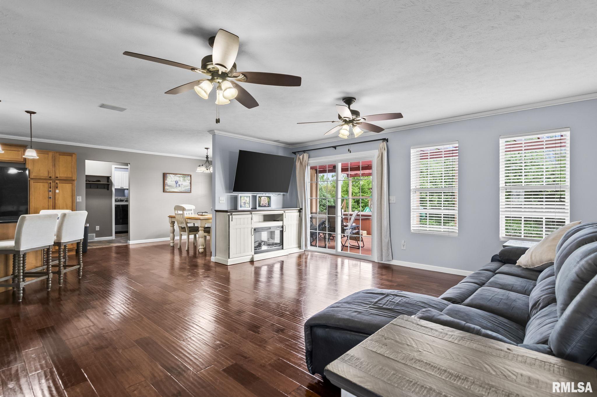 3904 PEACH TREE Drive