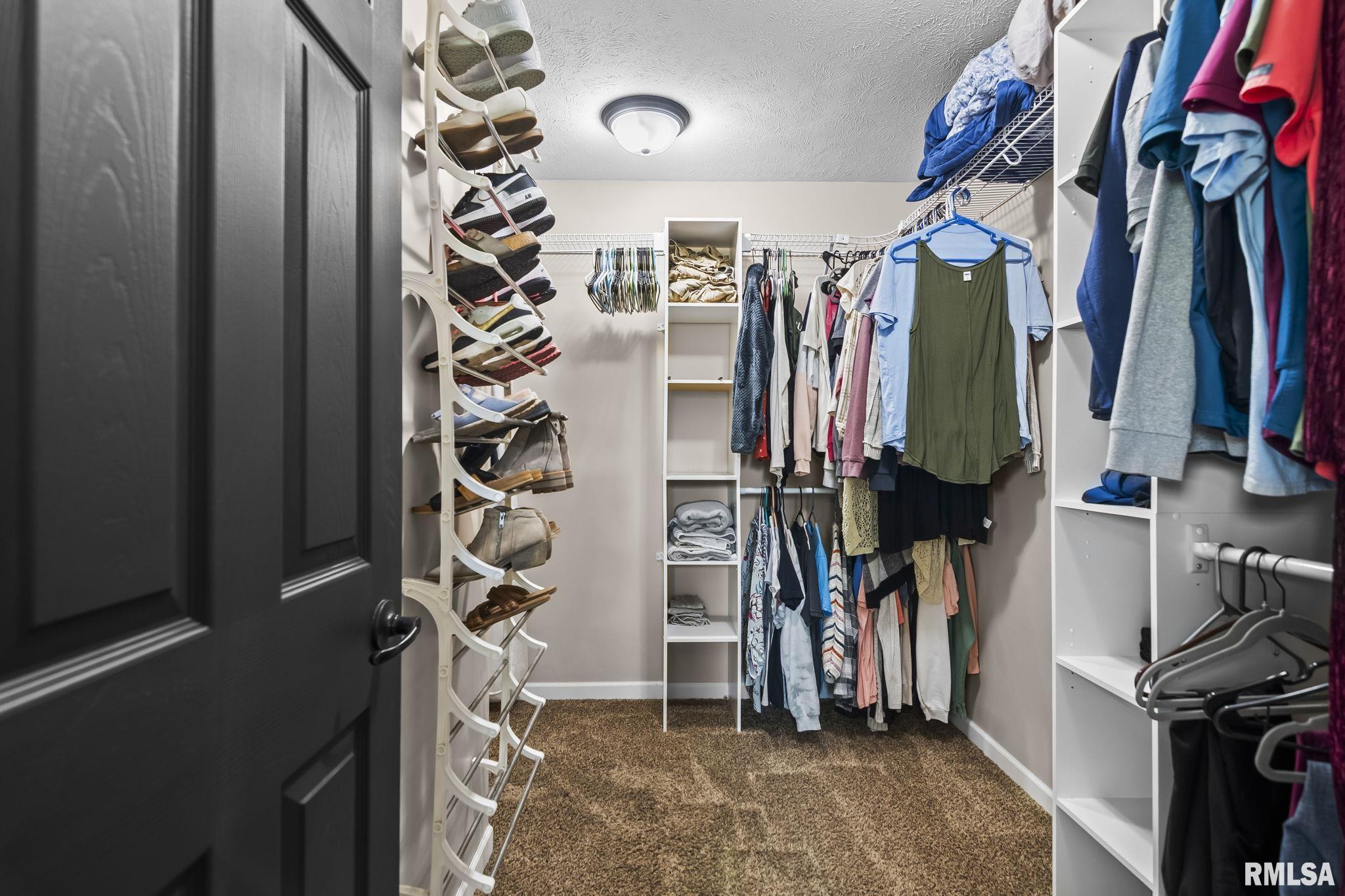 3904 PEACH TREE Drive