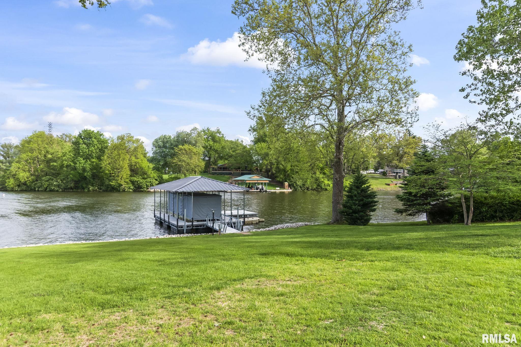 1508 W LAKE SHORE Drive
