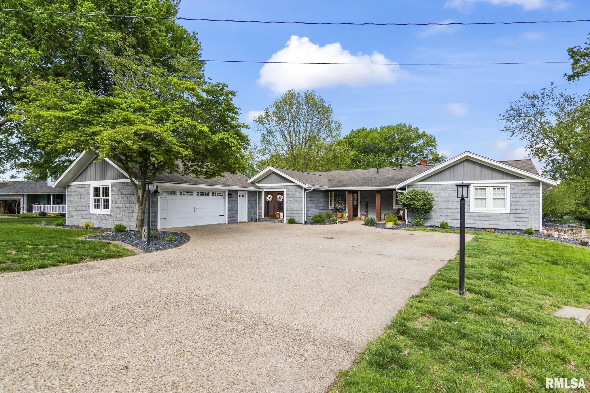 1508 W LAKE SHORE Drive