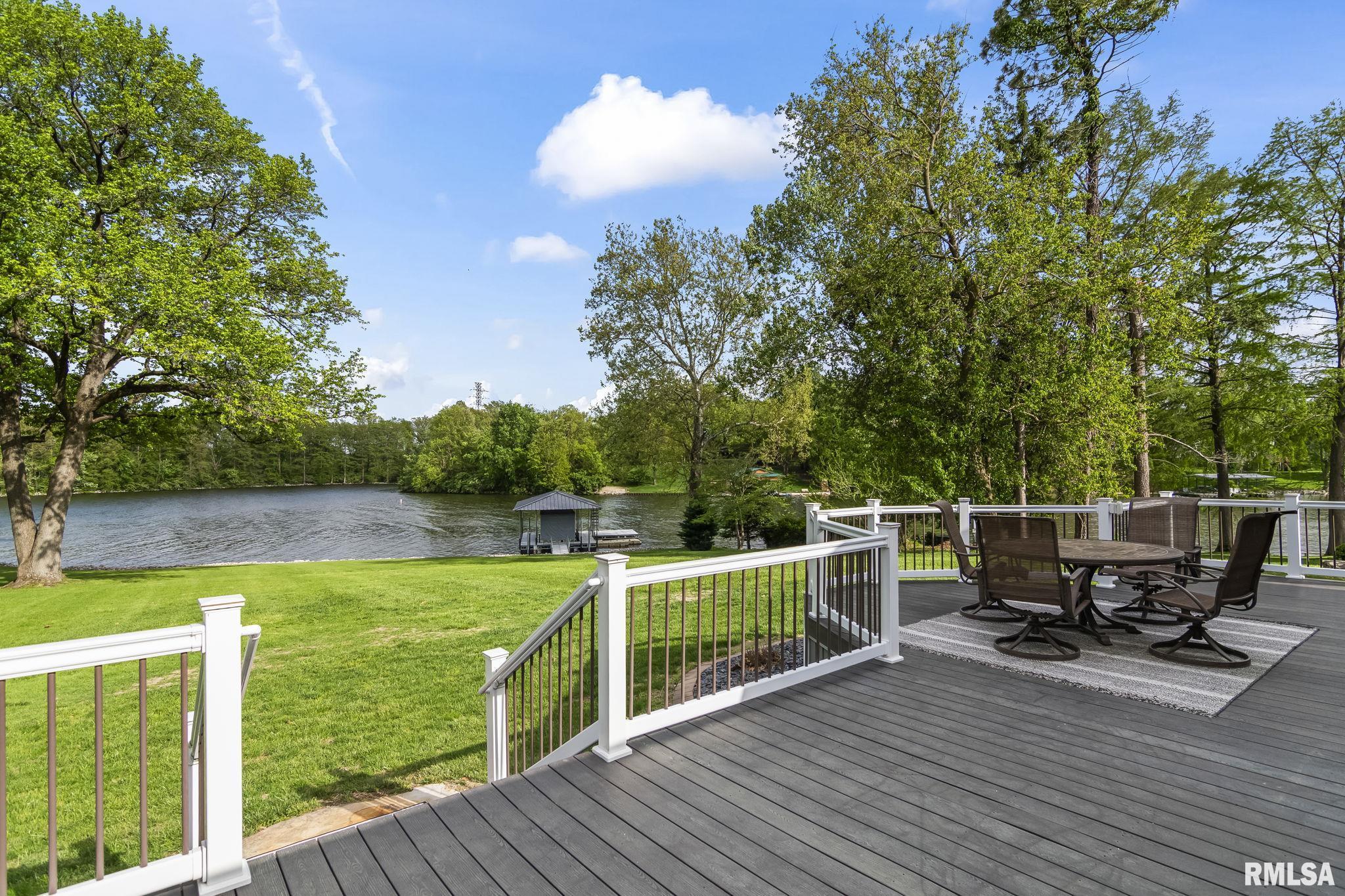 1508 W LAKE SHORE Drive