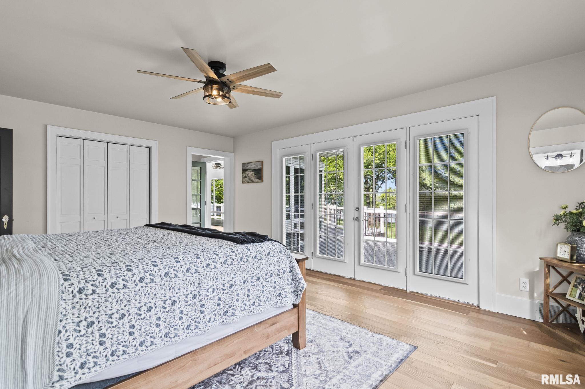 1508 W LAKE SHORE Drive