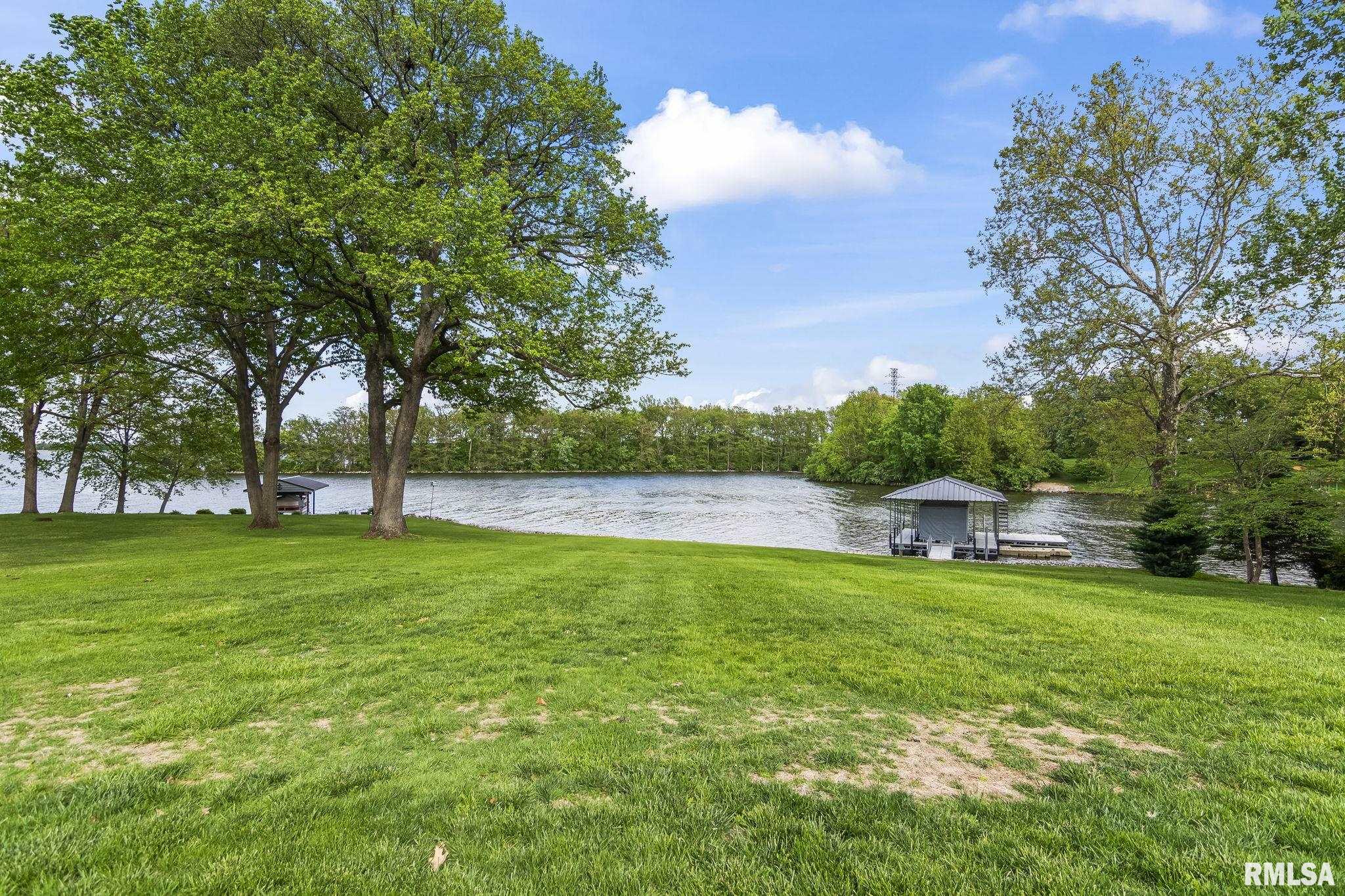 1508 W LAKE SHORE Drive