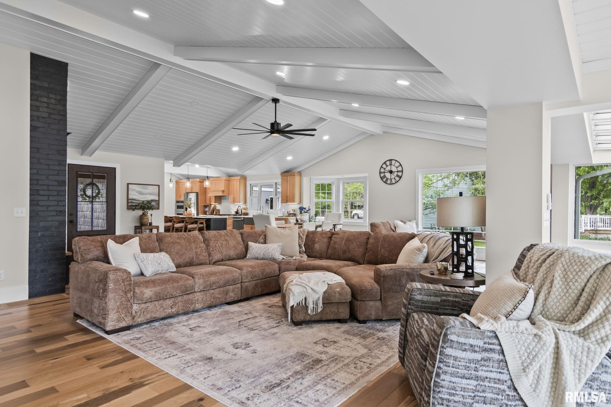 1508 W LAKE SHORE Drive