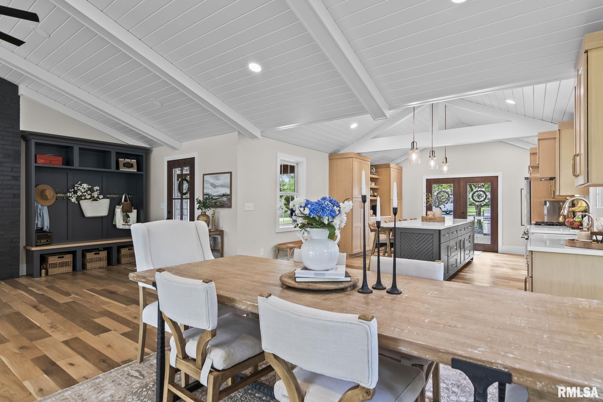 1508 W LAKE SHORE Drive