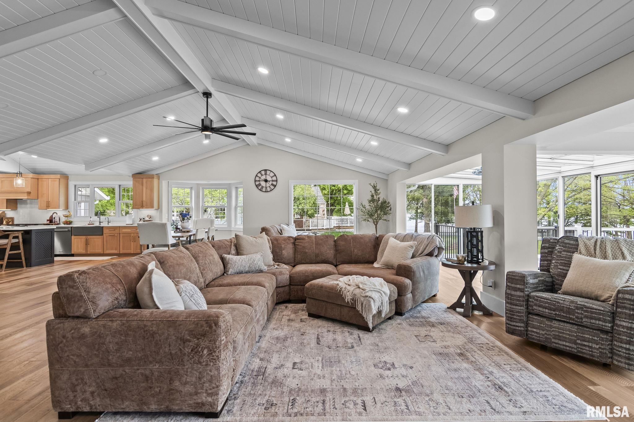 1508 W LAKE SHORE Drive