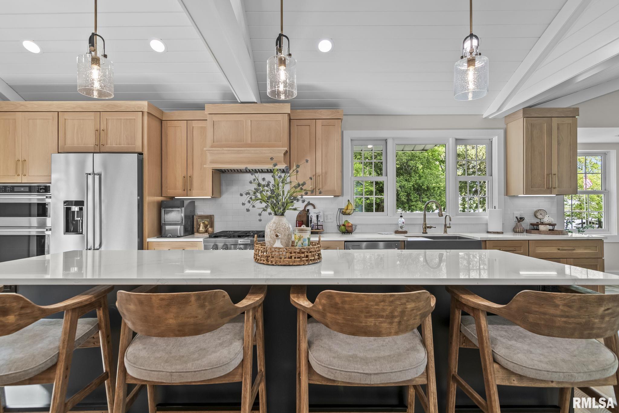 1508 W LAKE SHORE Drive