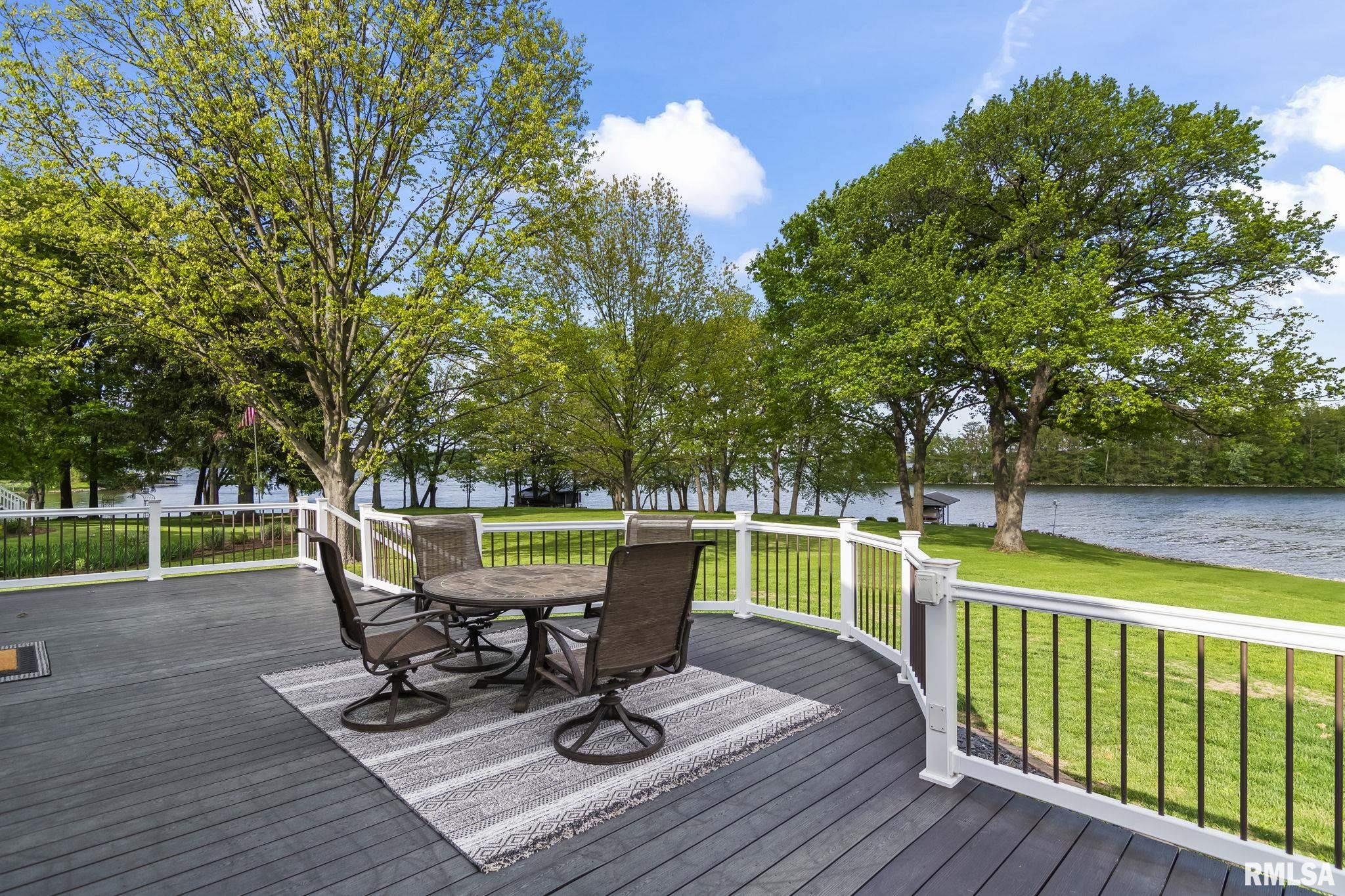 1508 W LAKE SHORE Drive