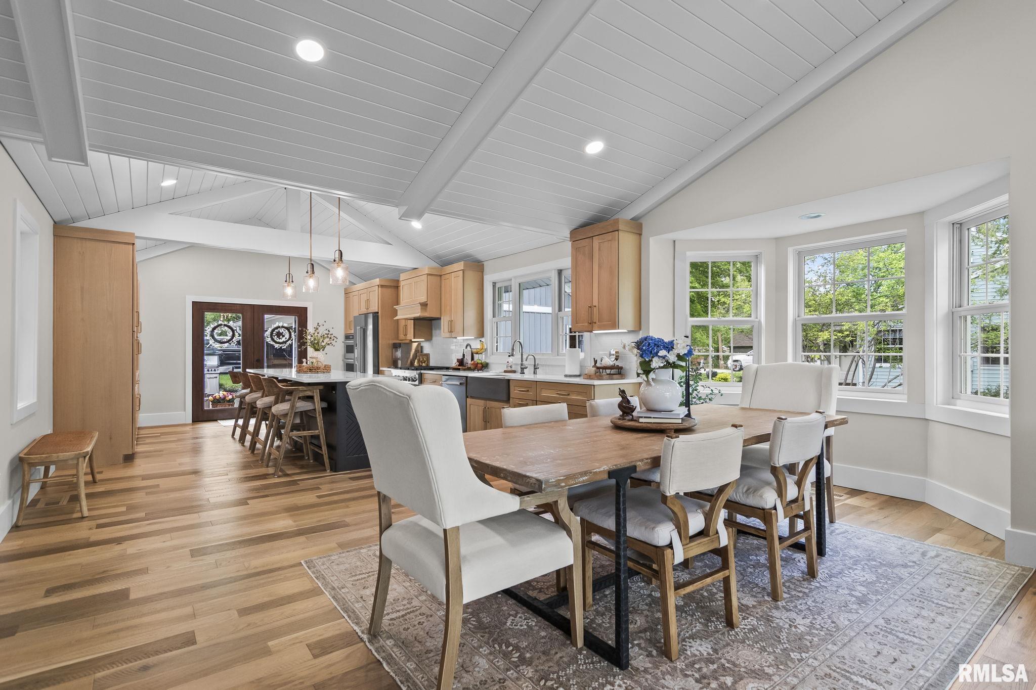 1508 W LAKE SHORE Drive