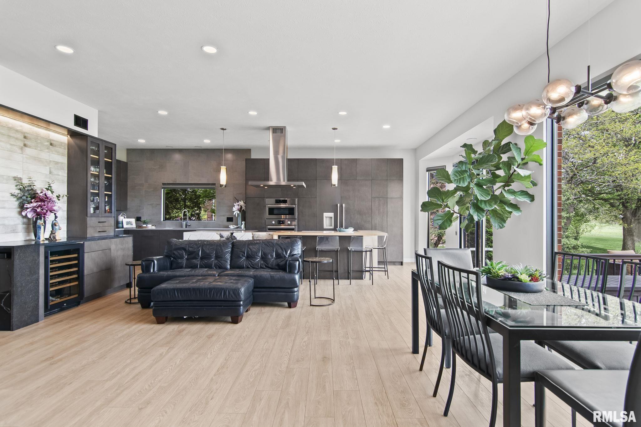 4420 Turtle Bay
