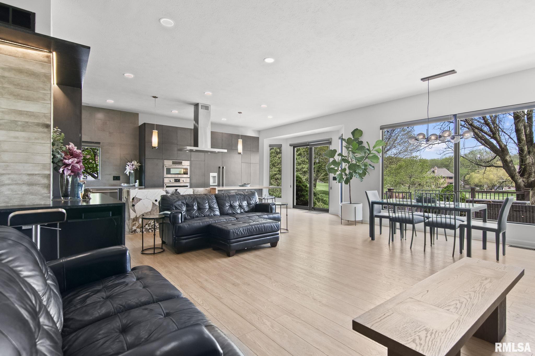 4420 Turtle Bay