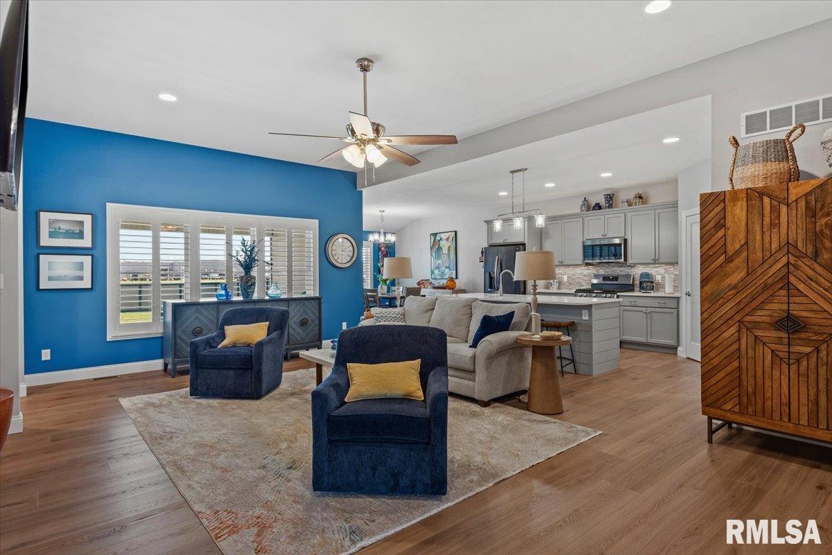 3702 WESTGATE Drive