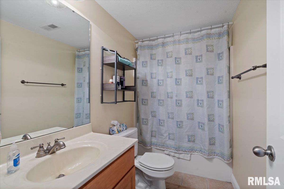 5616 Legacy Lane